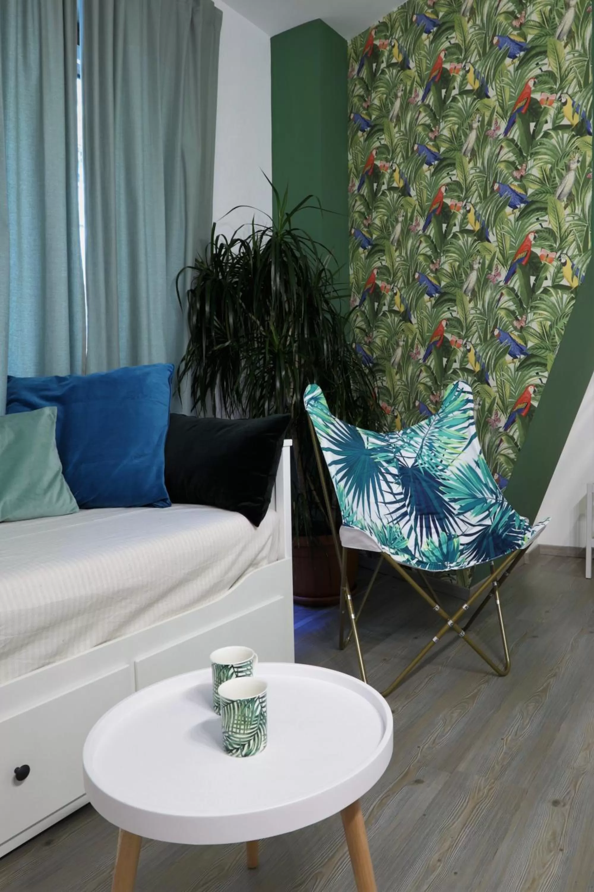 Photo of the whole room, Seating Area in Napoli Vesuvio Apartments by Dimorra