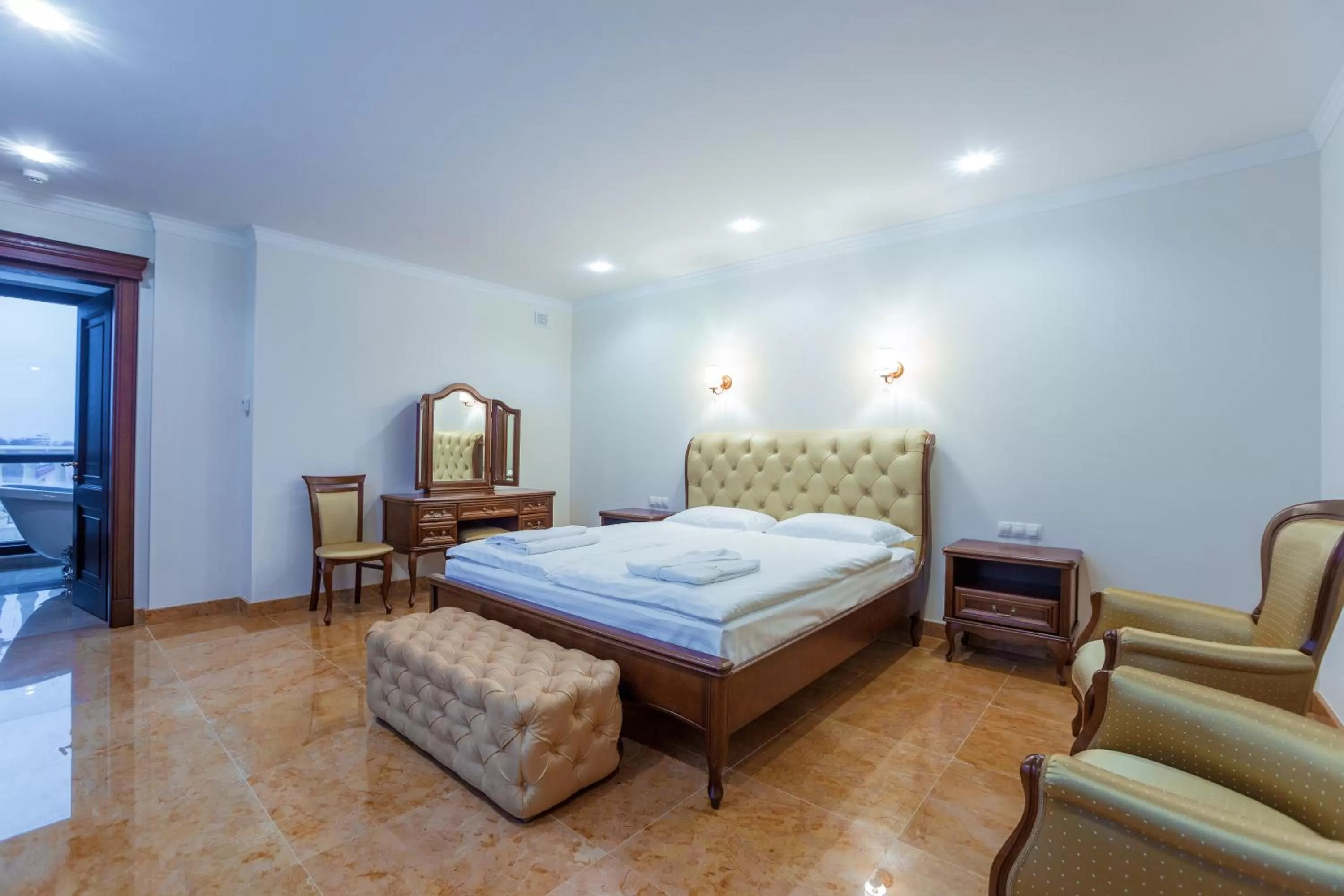 Bedroom, Bed in Ambassador Hotel