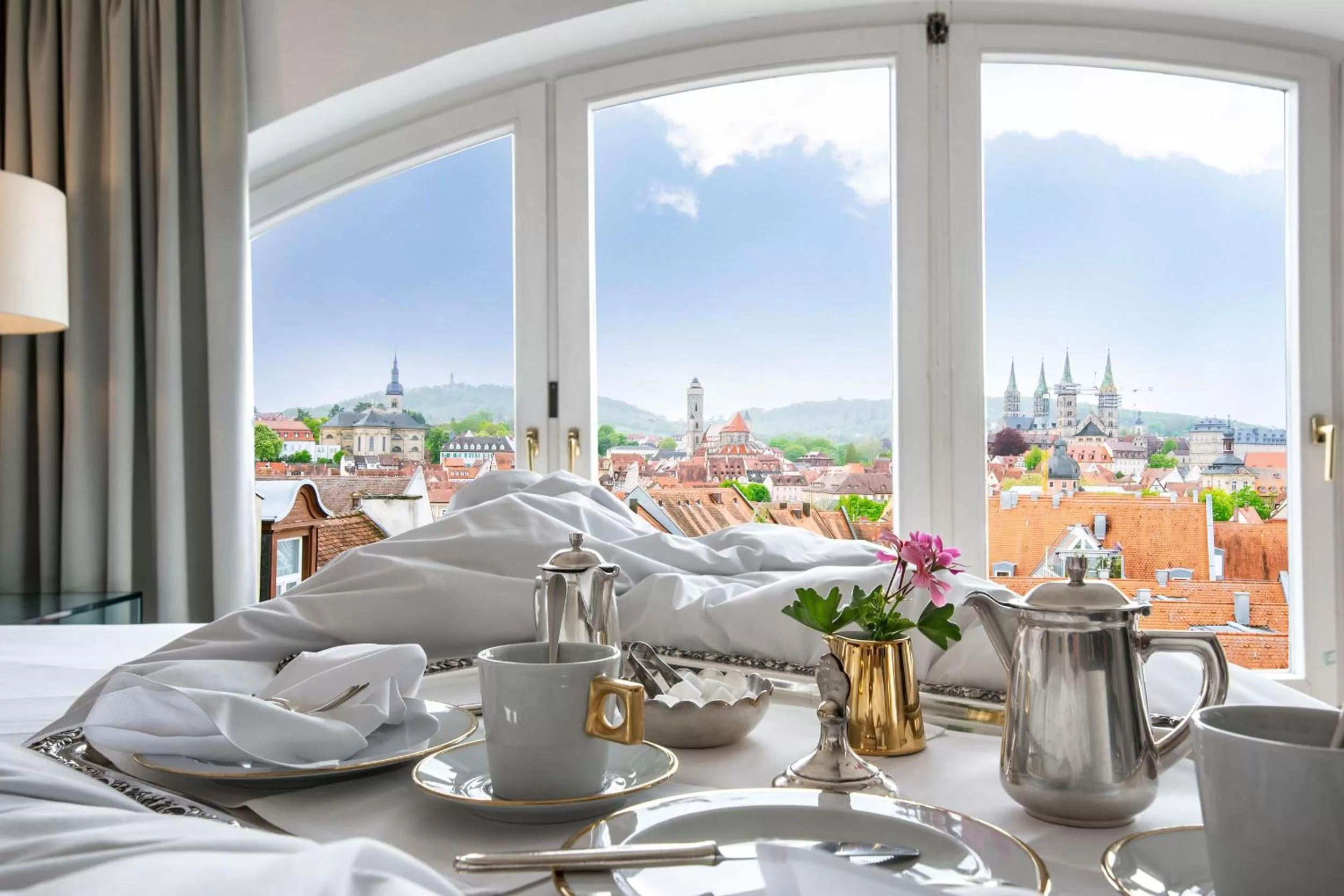 City view, Bed in Hotel Bamberger Hof Bellevue