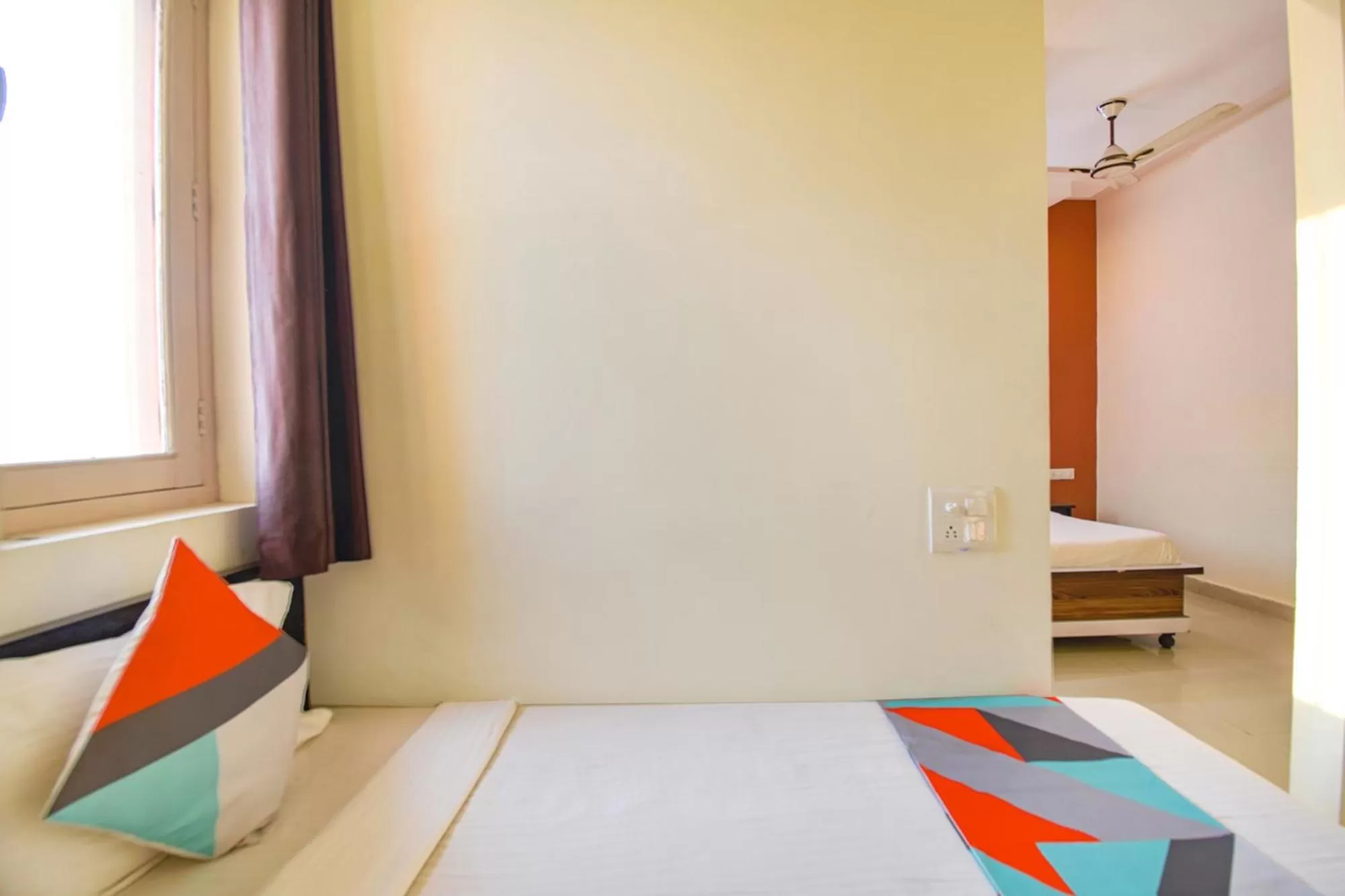 Bedroom, Bed in FabExpress Bzoie Heritage