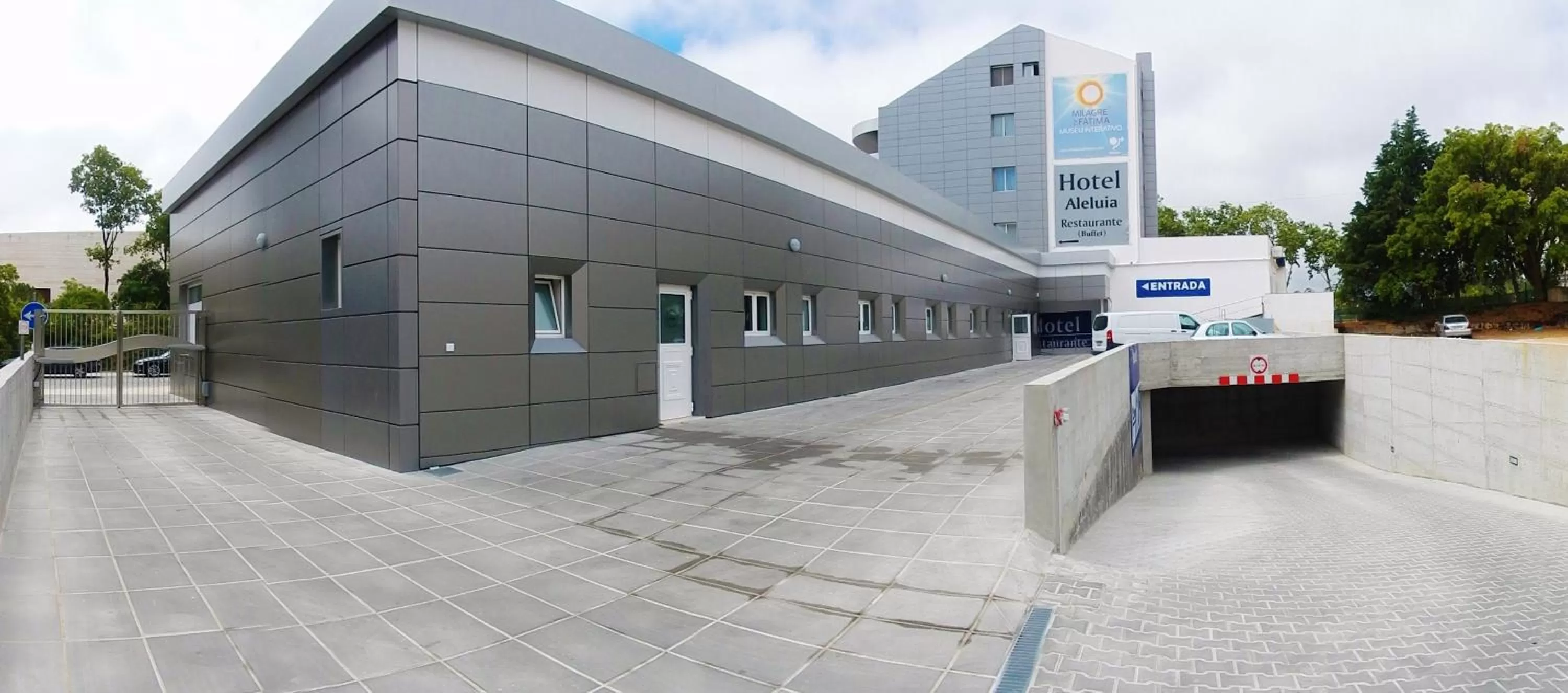 Facade/entrance in Hotel Aleluia