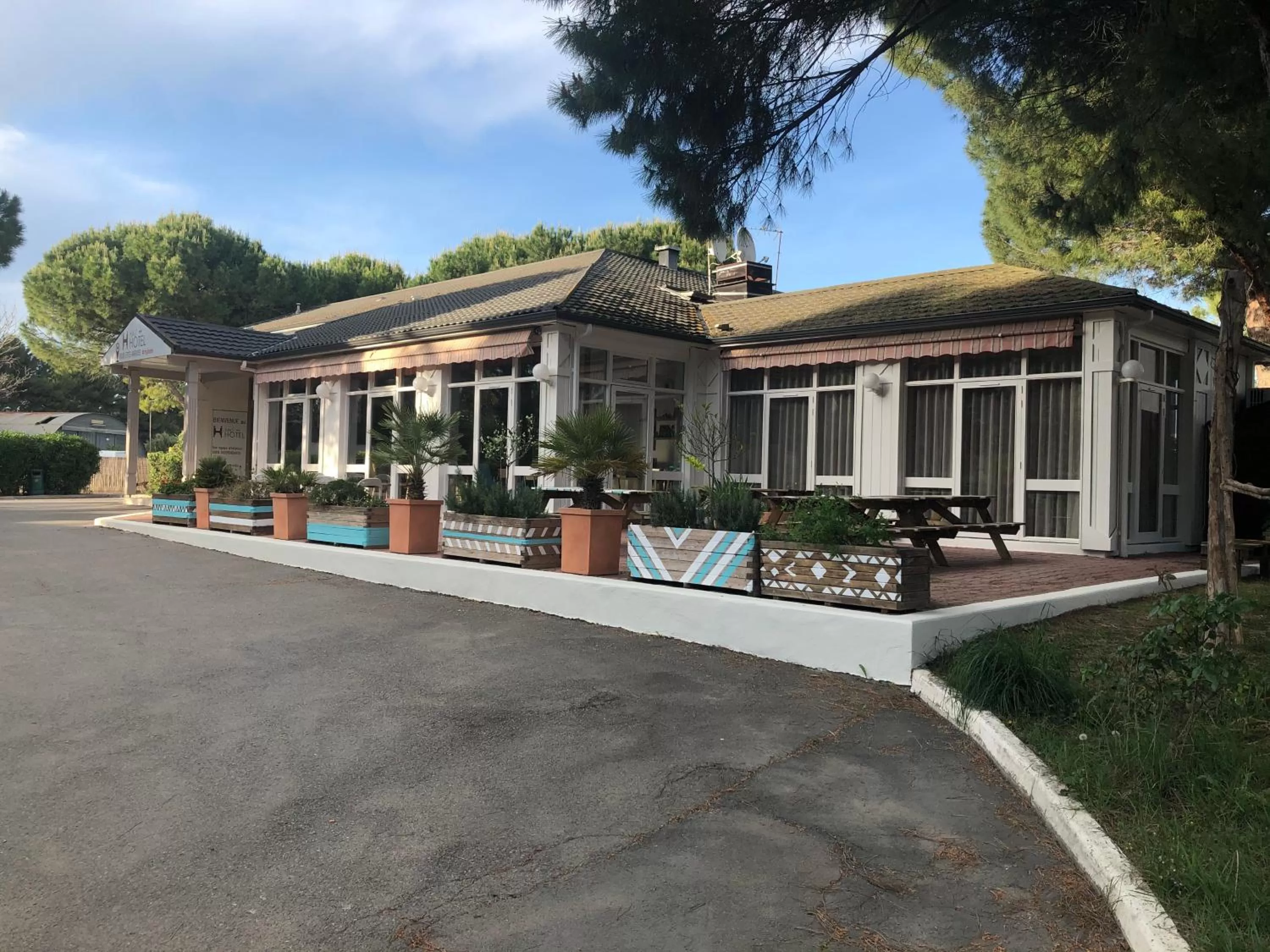 Patio in HALT HOTEL - Choisissez l'Hôtellerie Indépendante