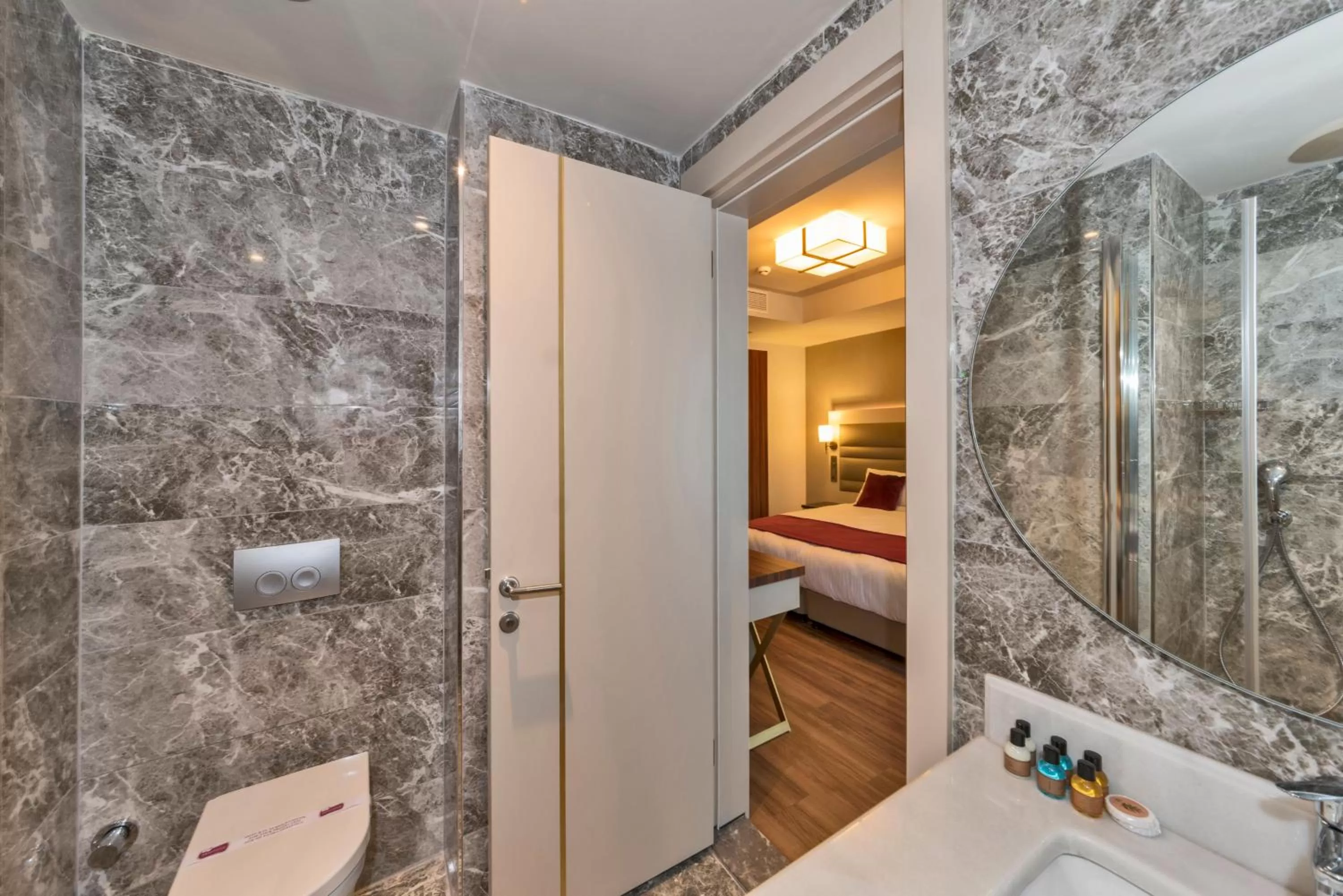 Bathroom in Golden Royal Hotel