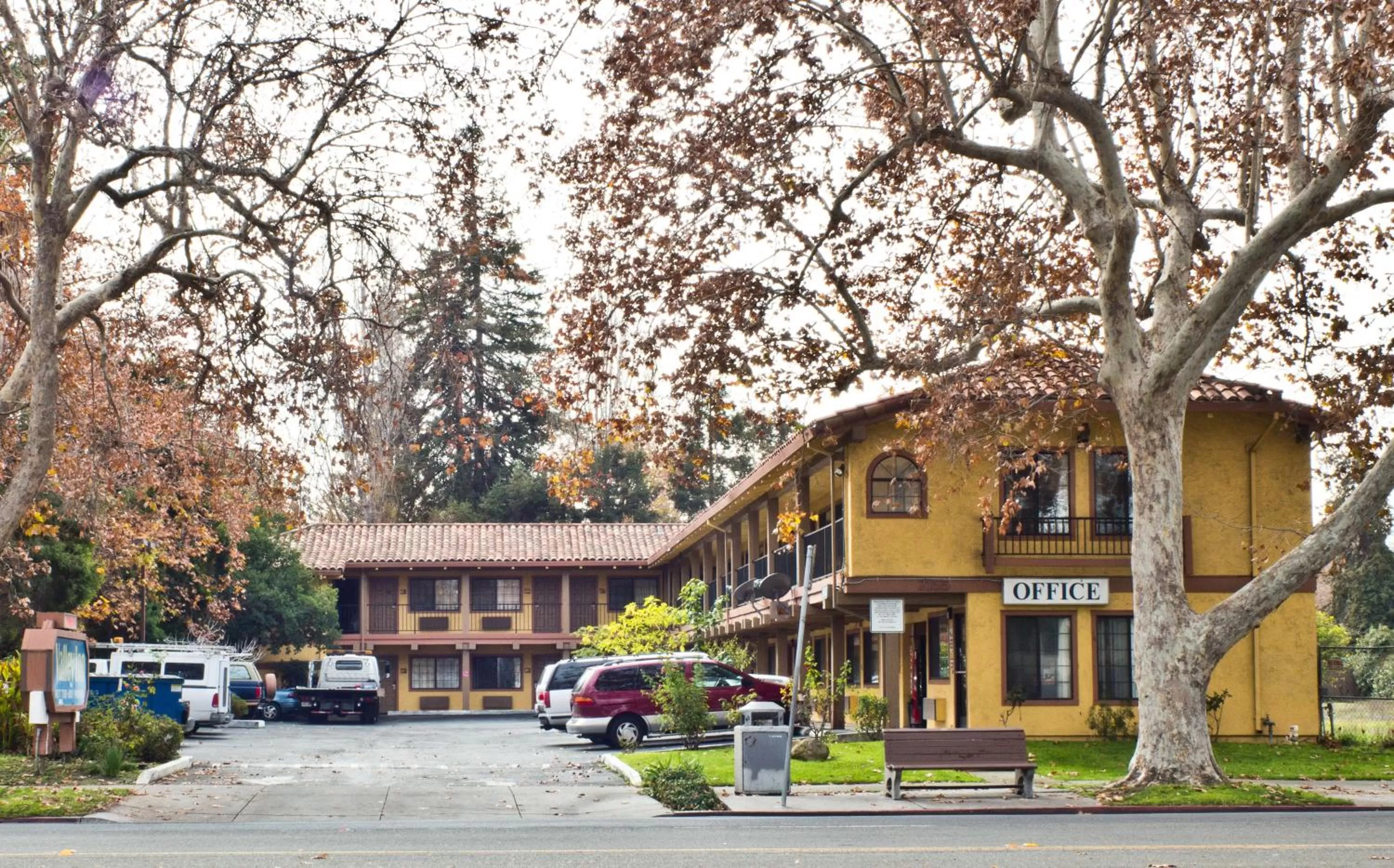 Property building in Valley Inn San Jose