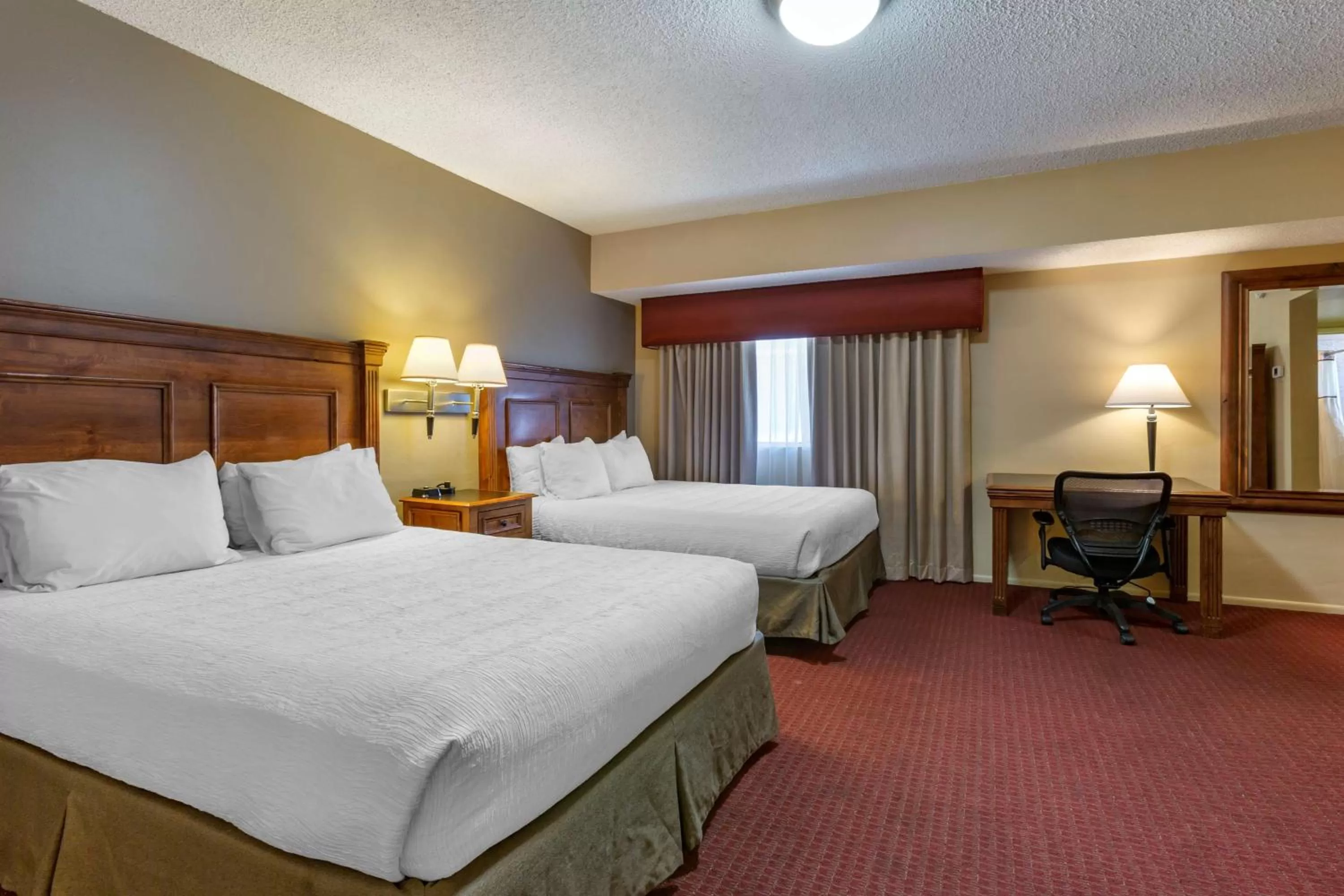 Bedroom, Bed in Best Western Plus King's Inn and Suites