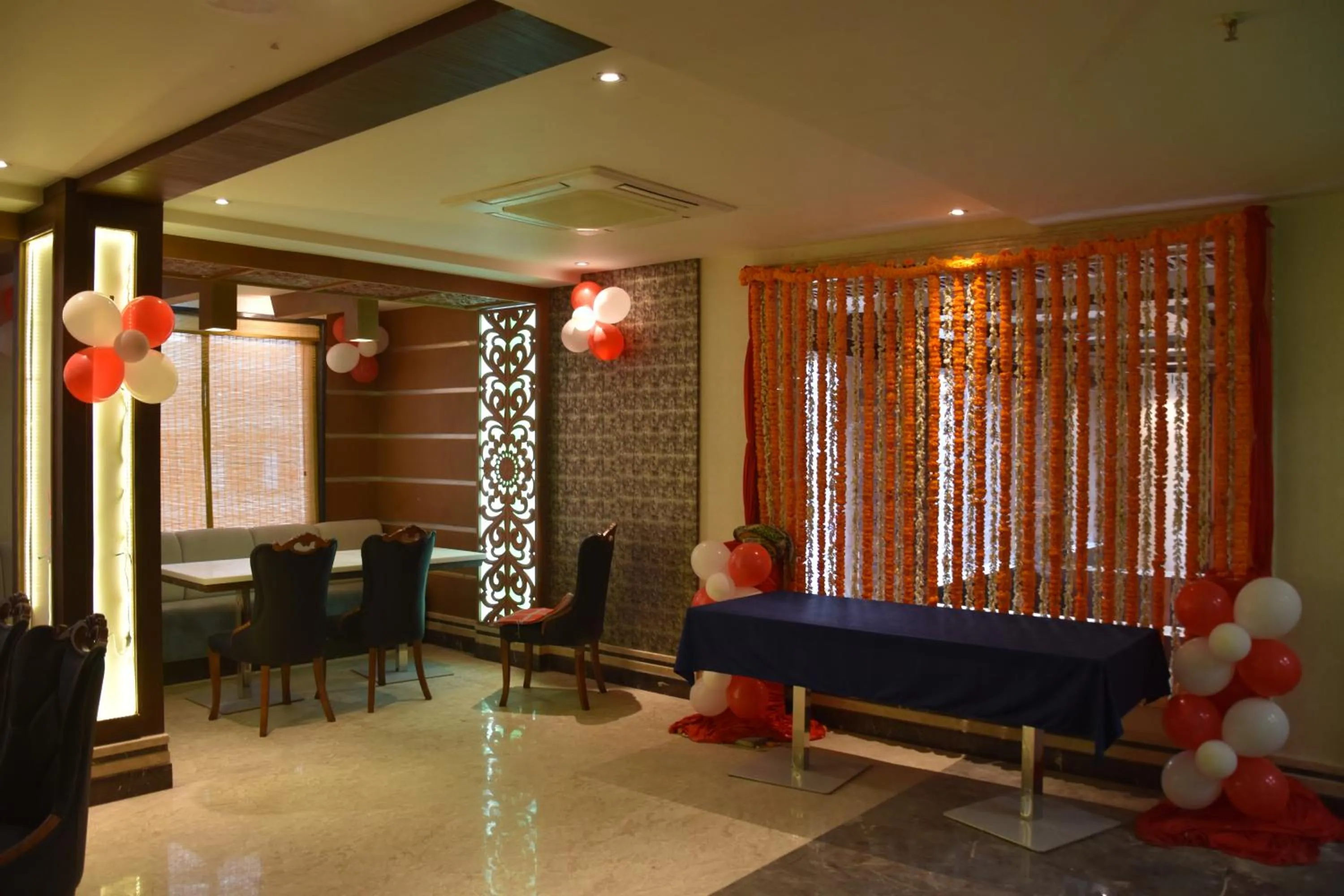 Restaurant/places to eat in Costa Riviera Hotel