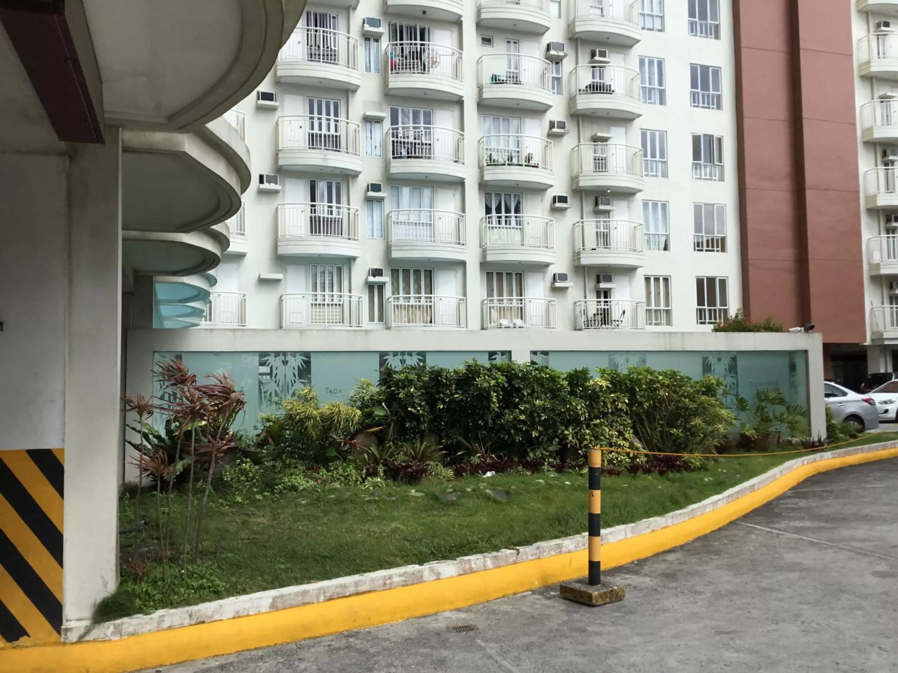 Condo with Free Swimming Pool & Viewing Deck