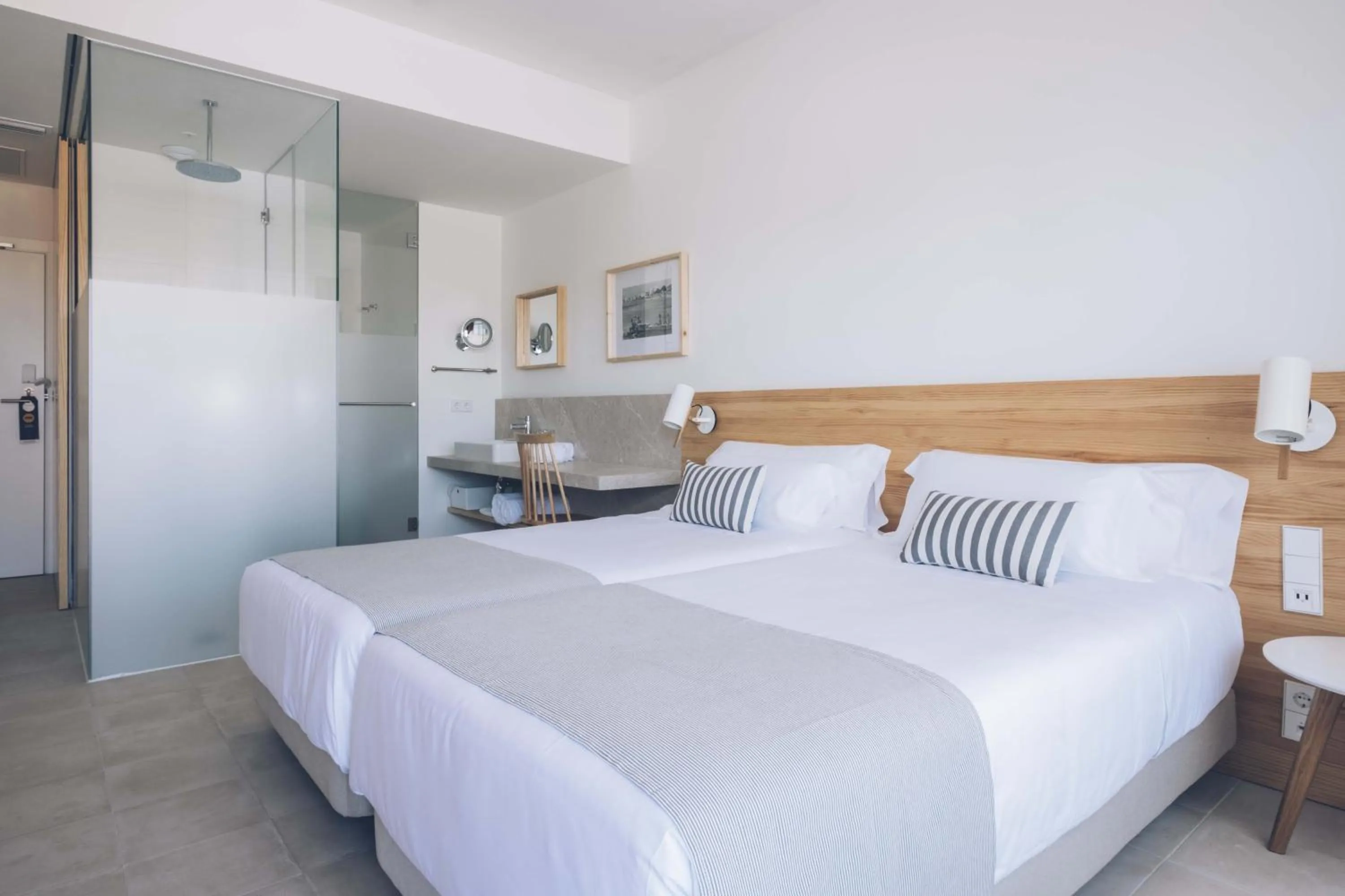 Bedroom, Bed in AYA Seahotel - Adults Only