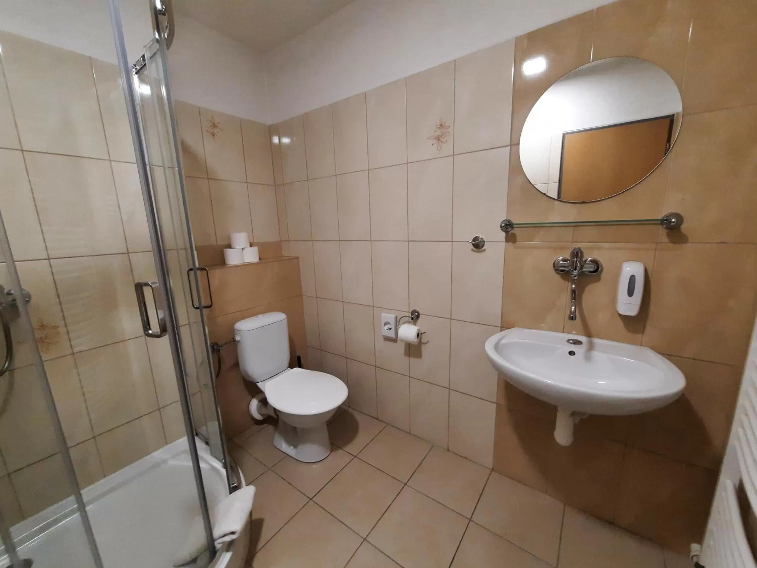 Shower in Hotel Boršičanka