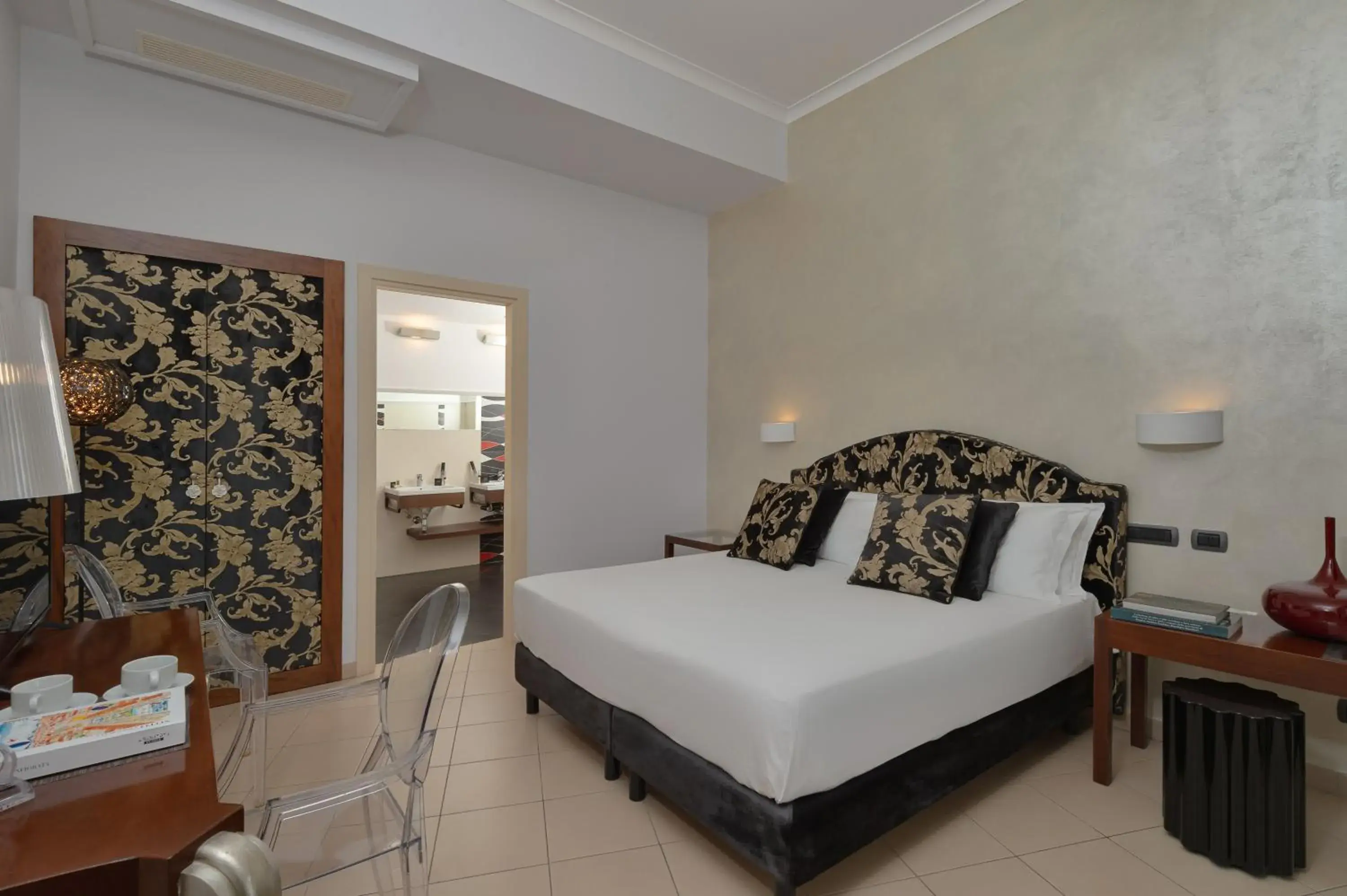 Presidential Suite in Grand Hotel Sofia Presidential Suite in Grand Hotel Sofia