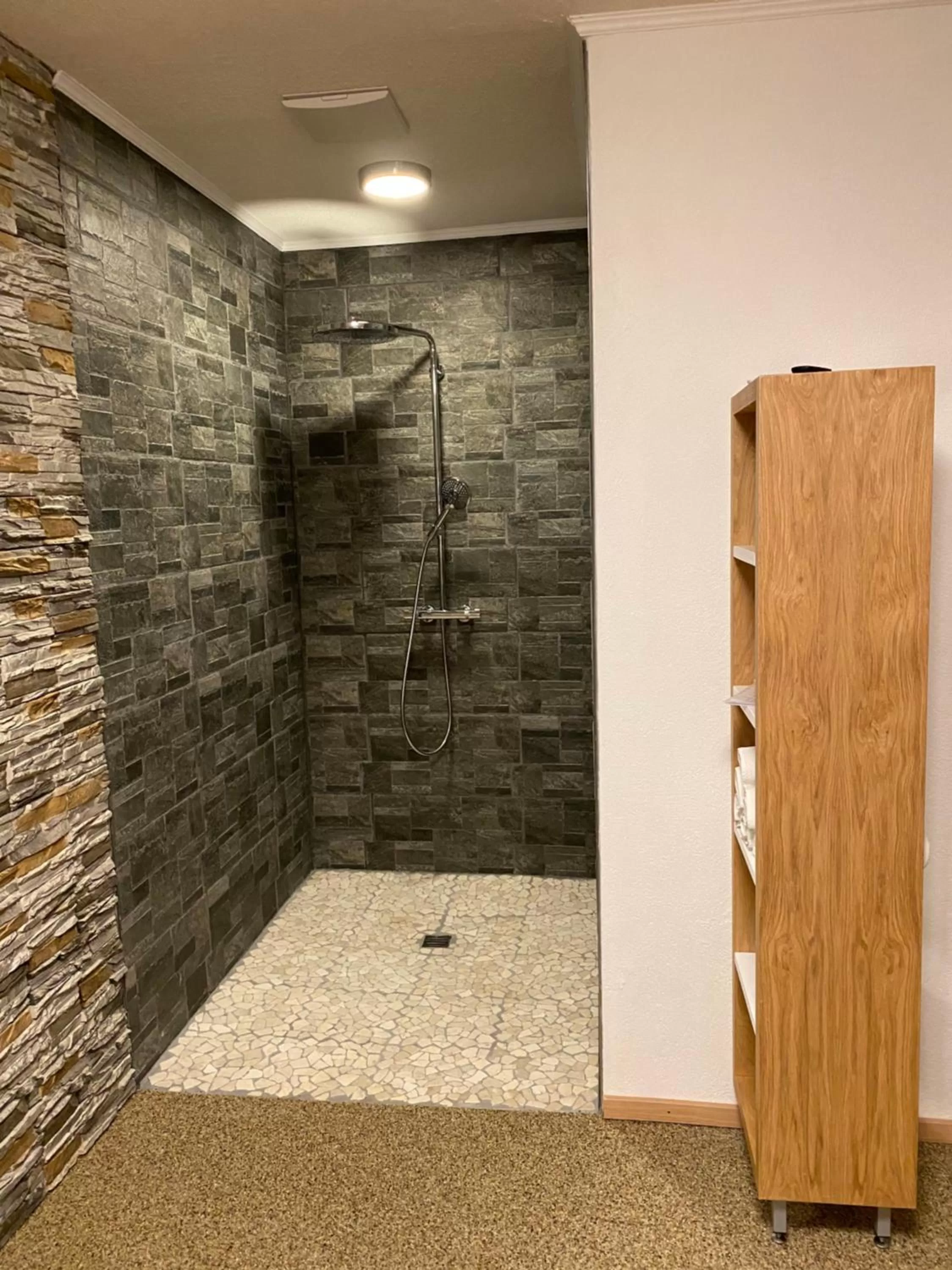 Bathroom in Frühstückspension Auer - Haus Kargl