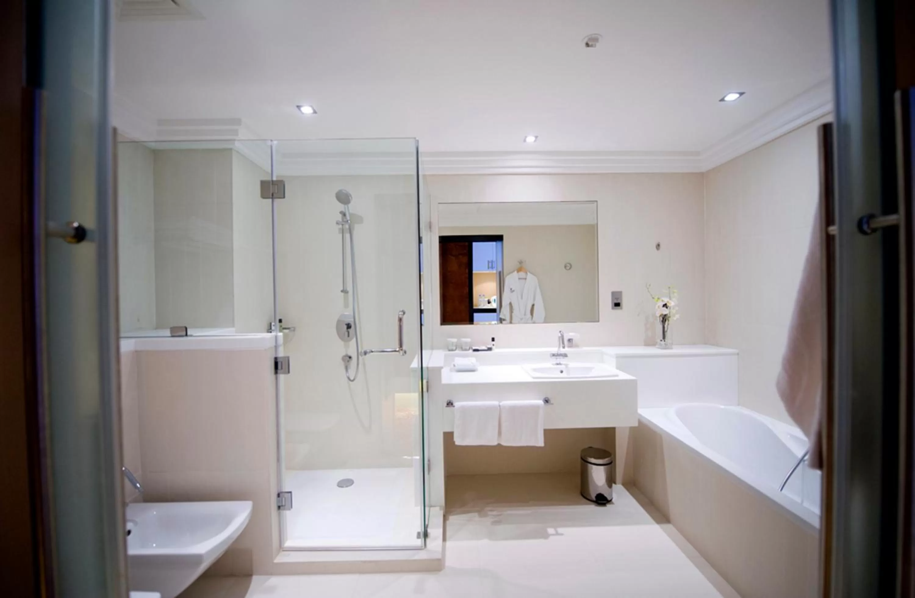 Shower in Millennium Airport Hotel Dubai