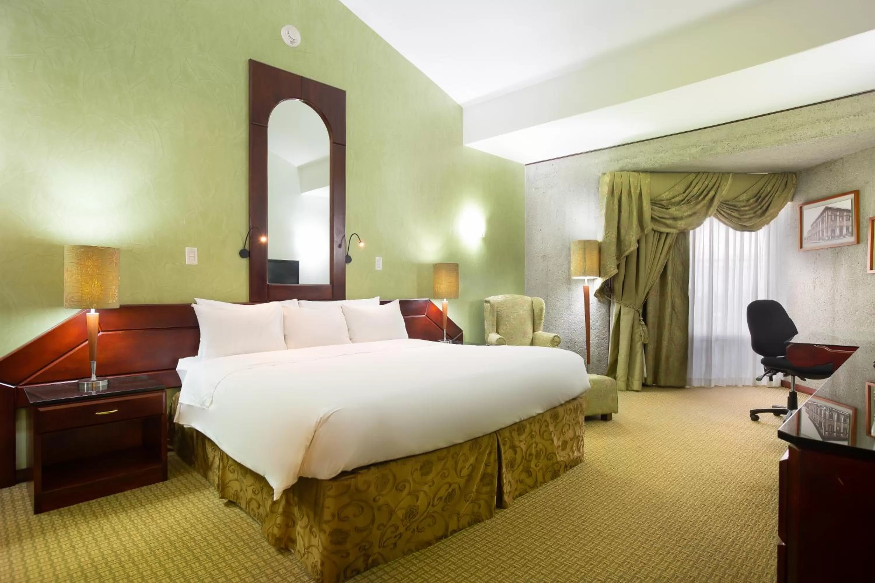 Bed in Radisson San Jose-Costa Rica