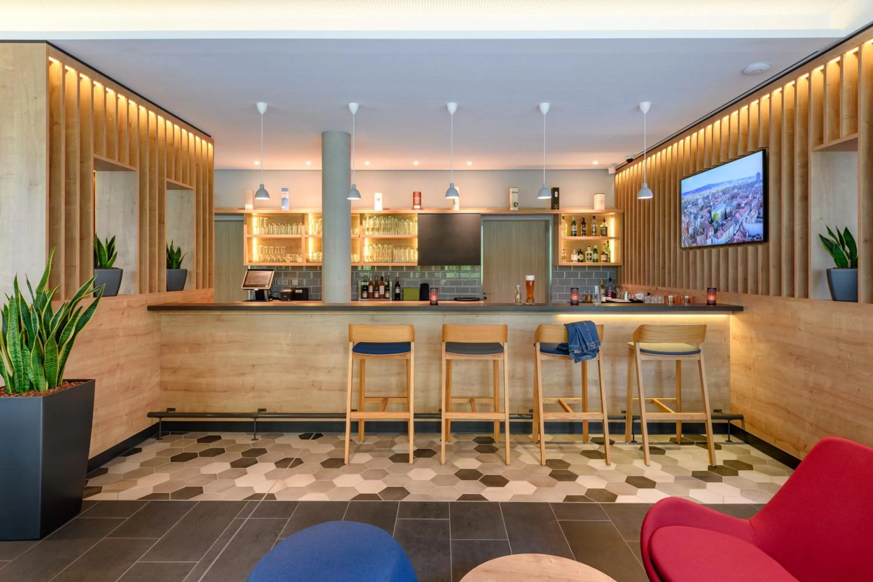 Lounge or bar in Holiday Inn Express Göttingen by IHG