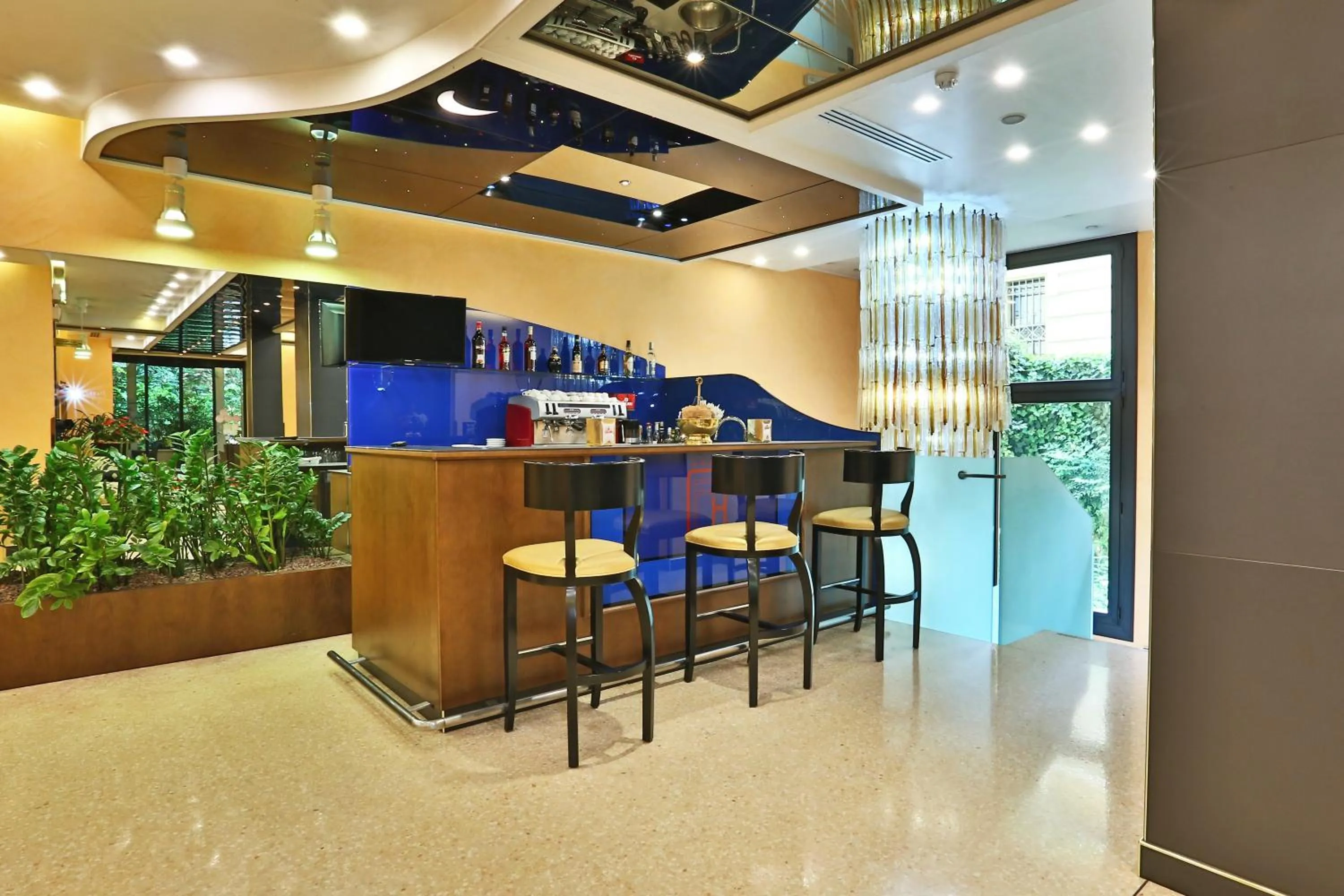 Lounge or bar in Central Park Hotel Modena