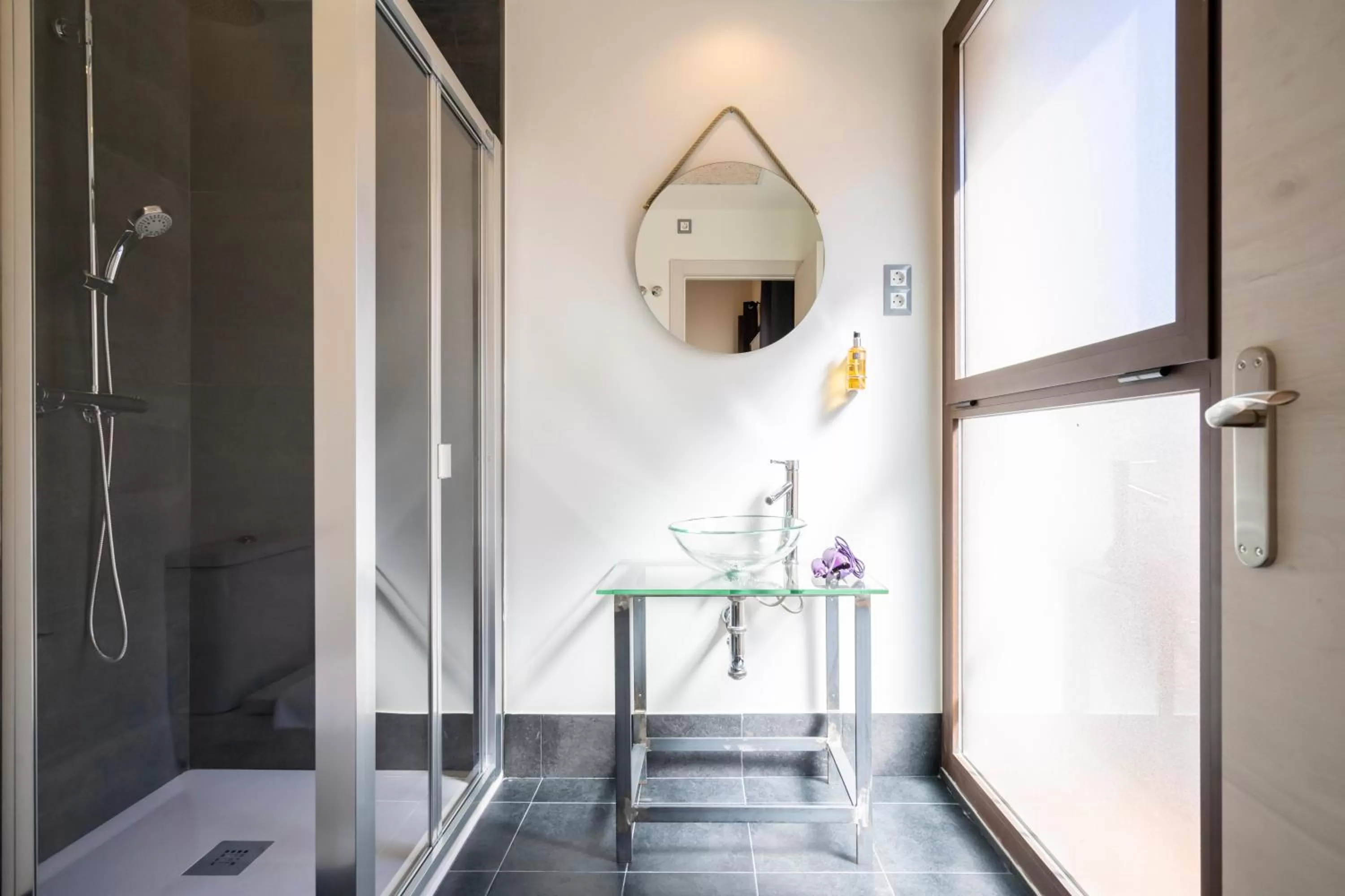 Bathroom in Dobo Azacanes Hostal