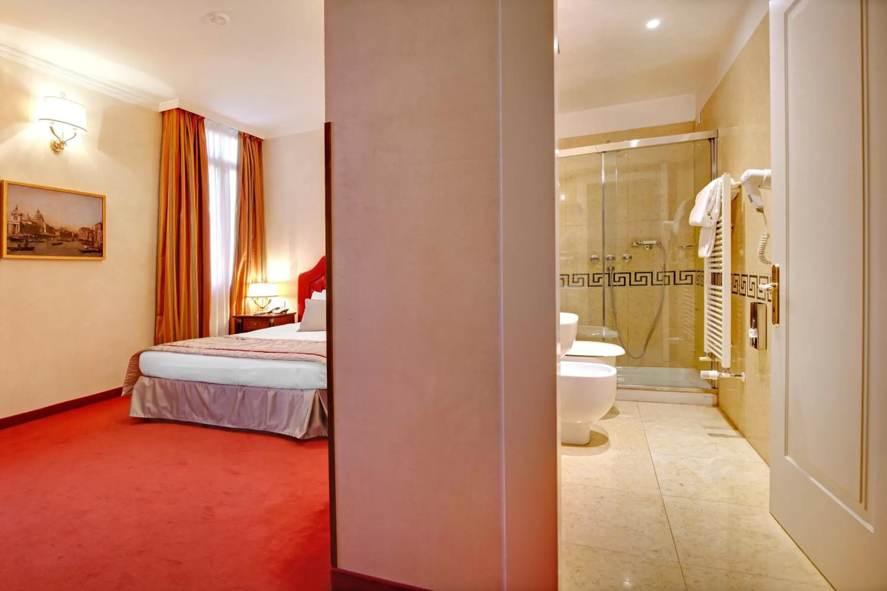 Single Room in Hotel Donà Palace Single Room in Hotel Donà Palace