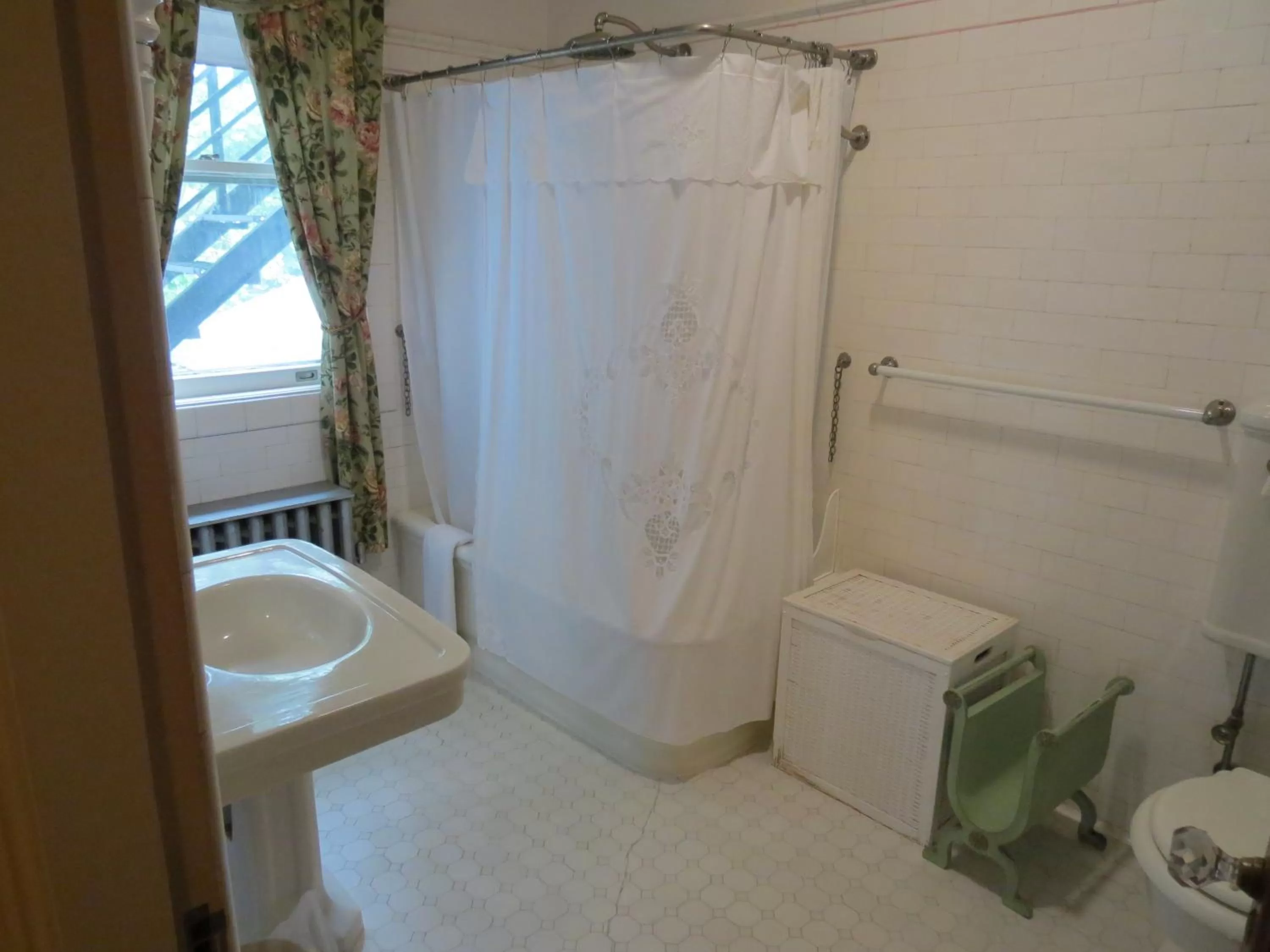 Bathroom in Silver Fountain Inn