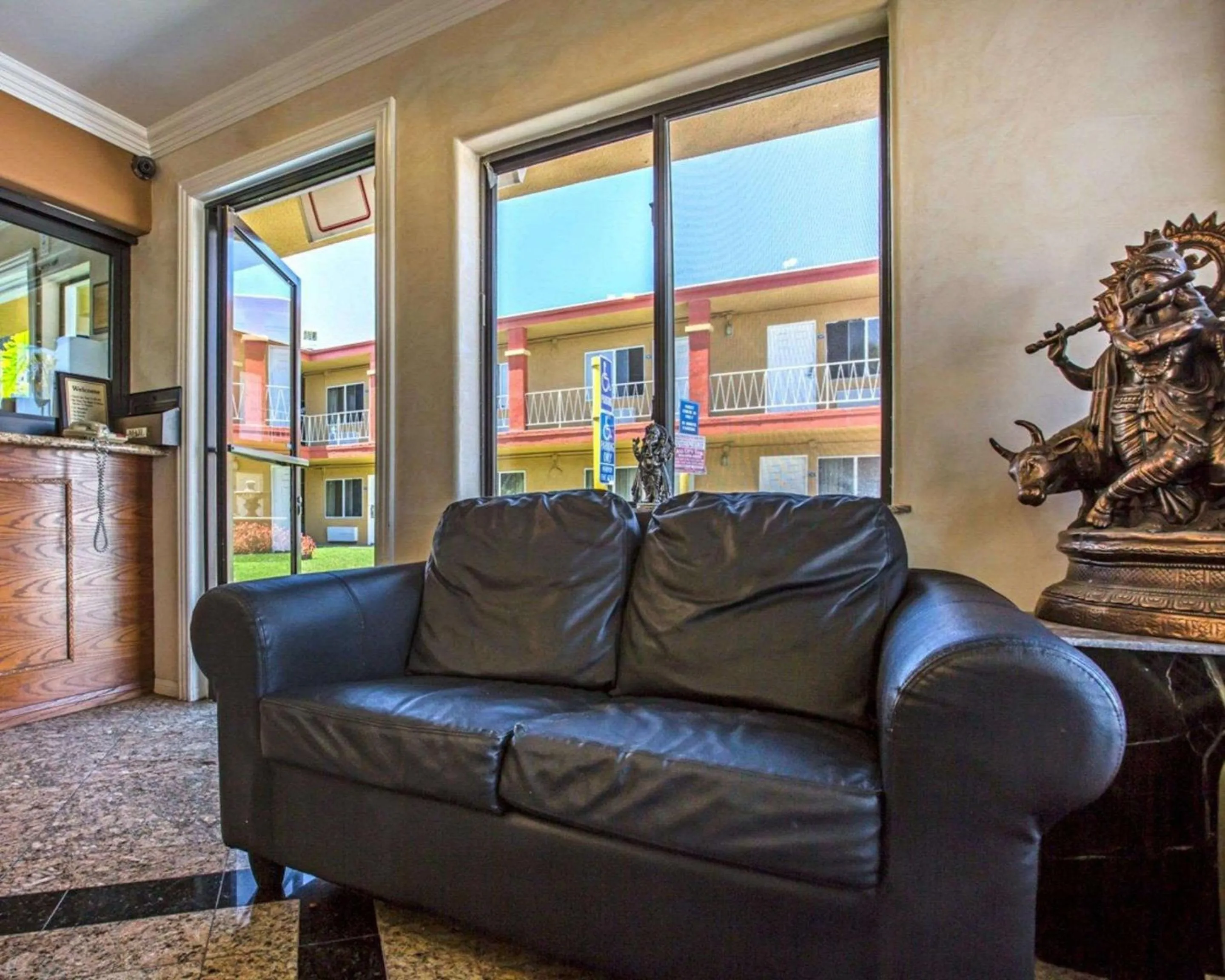 Lobby or reception in Rodeway Inn near Venice Beach