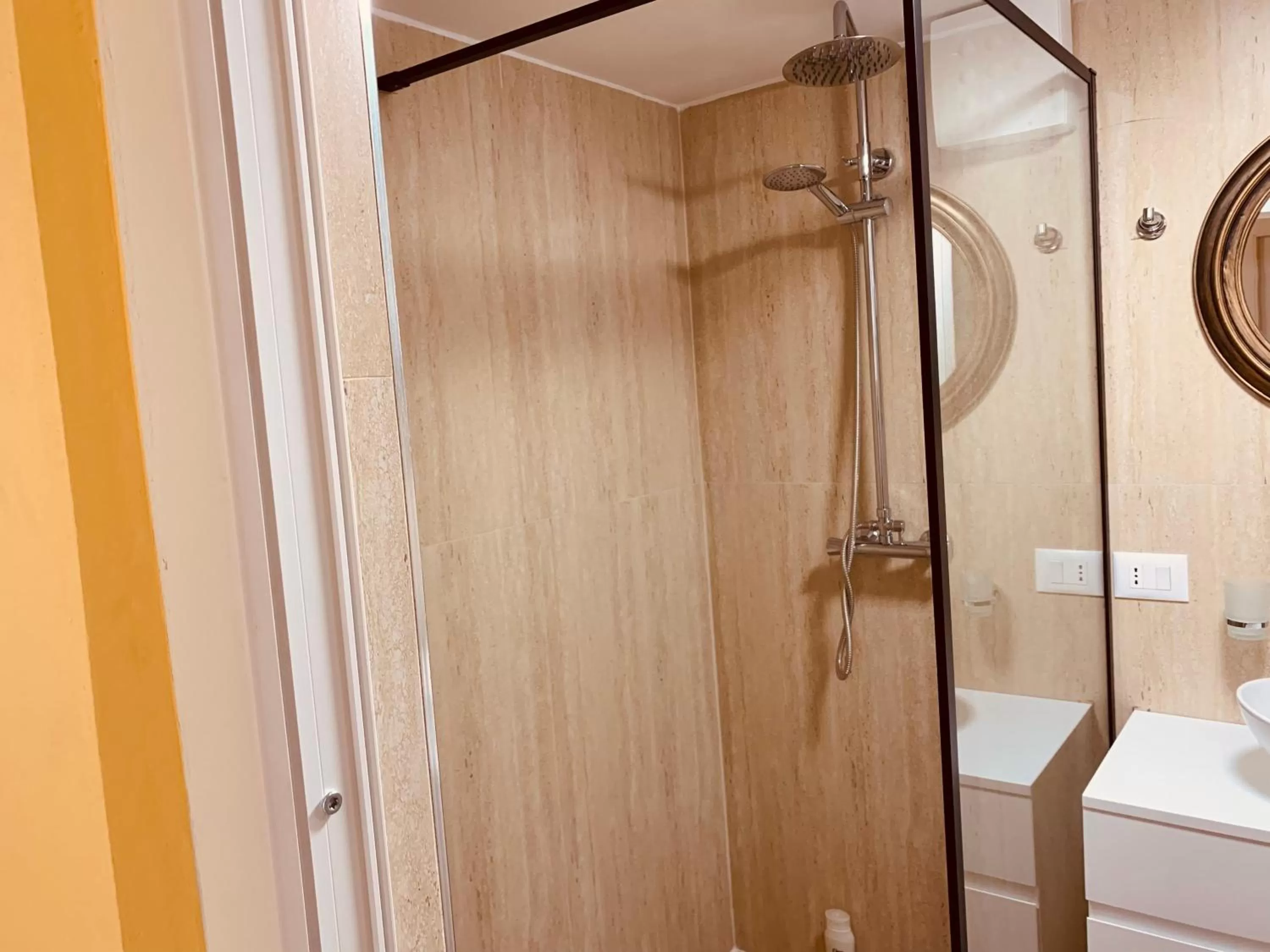 Bathroom in Auto Tana Guest House