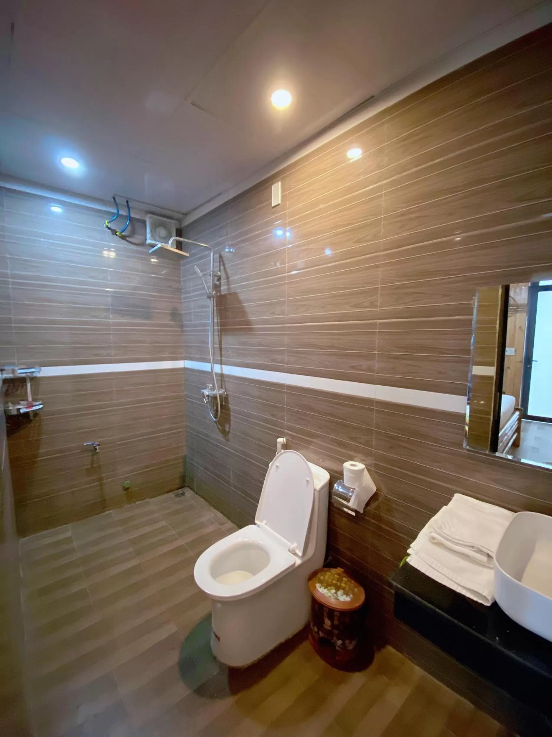 Toilet, Bathroom in Trang An Moon Garden Homestay