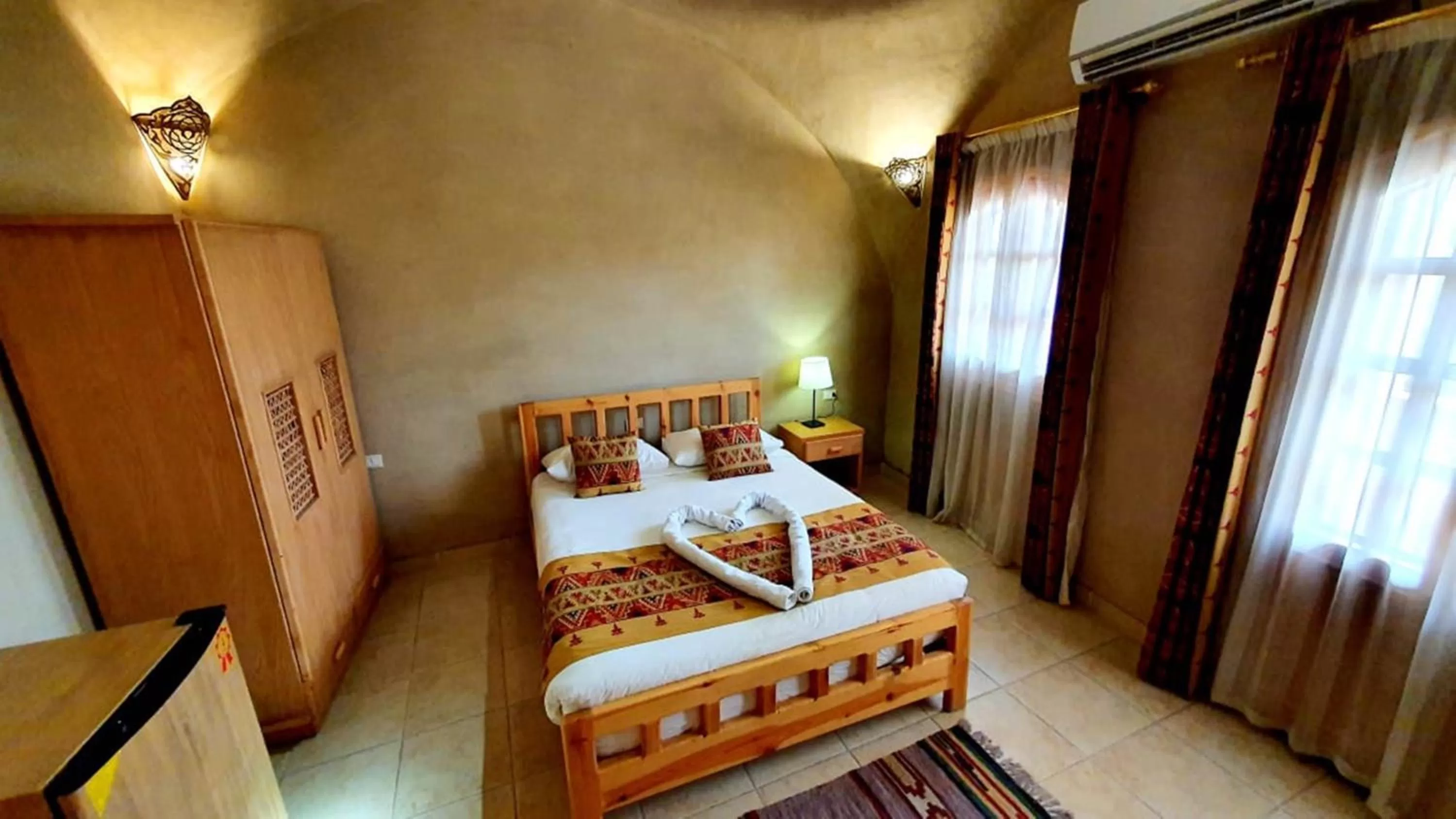 Bedroom, Bed in Embrace Hotel