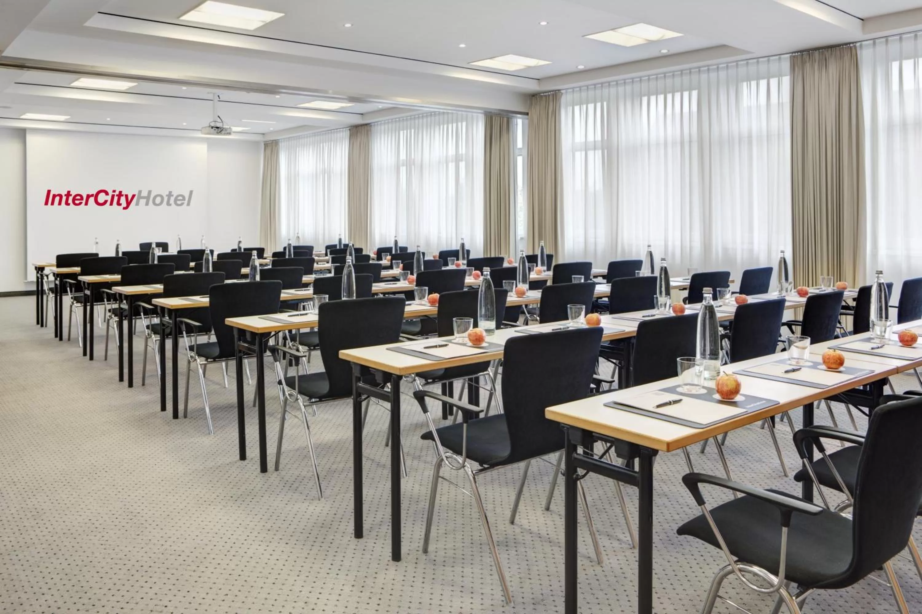 Meeting/conference room in IntercityHotel Berlin Ostbahnhof