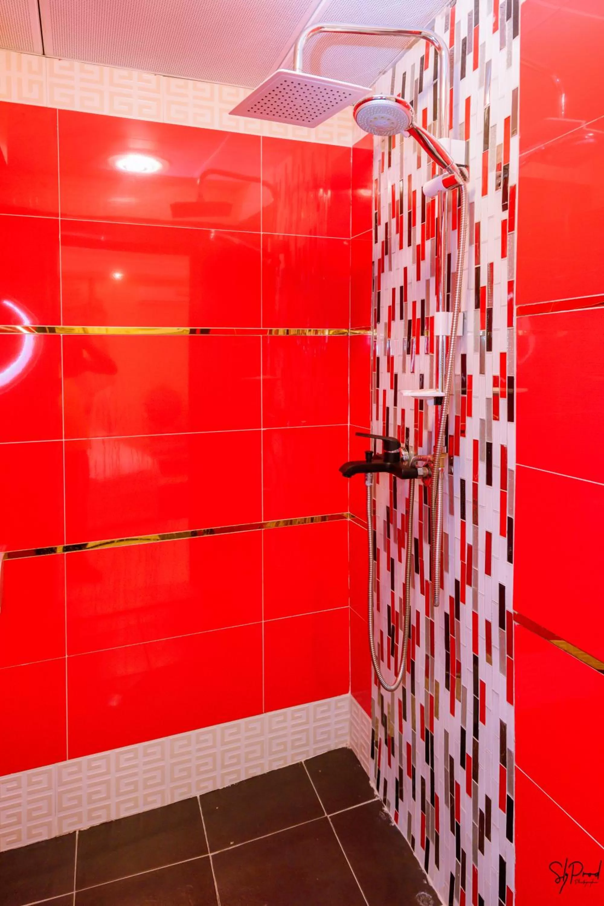 Bathroom in Hôtel La Principauté Douala Bonapriso