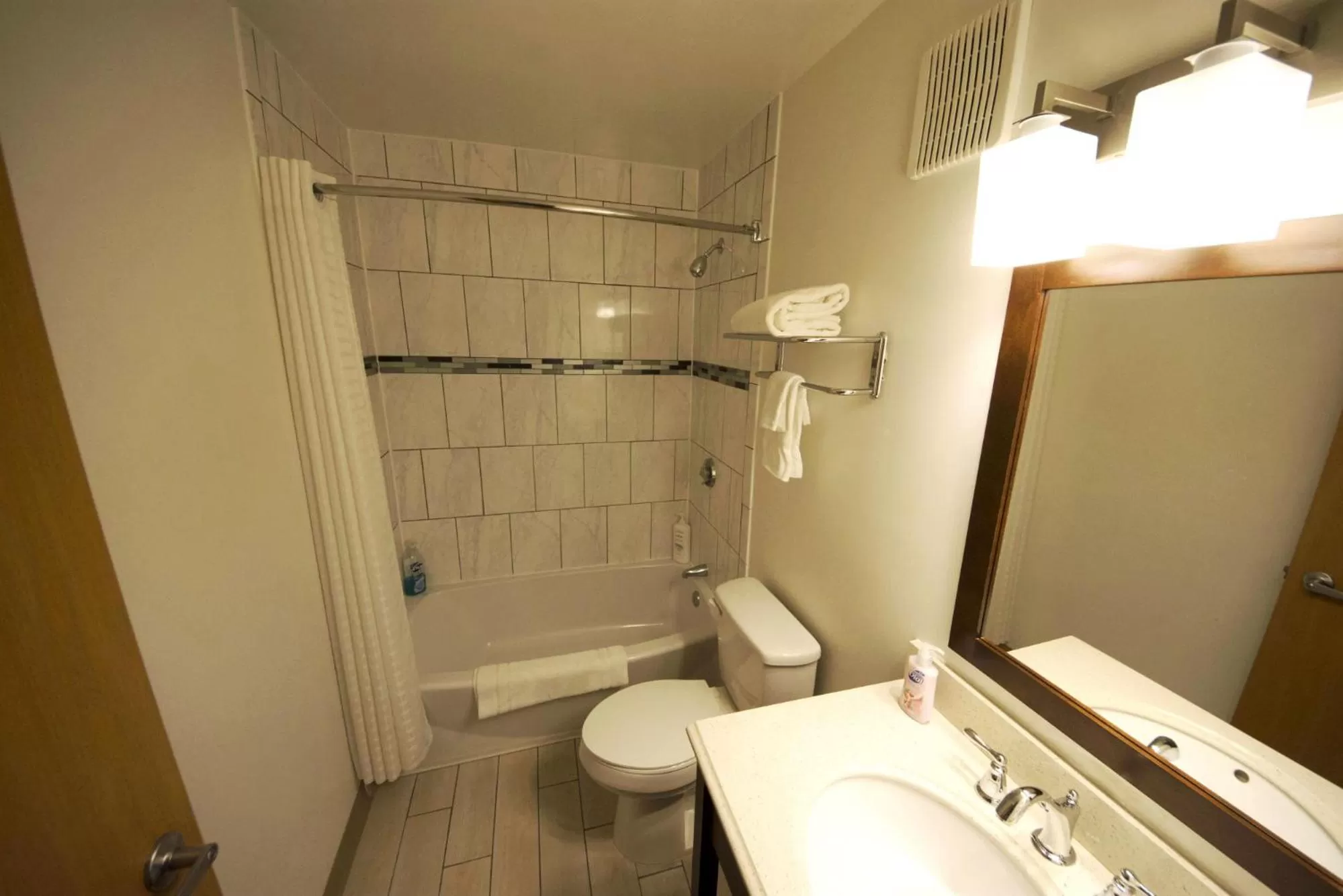 Bathroom in Rewak Studios