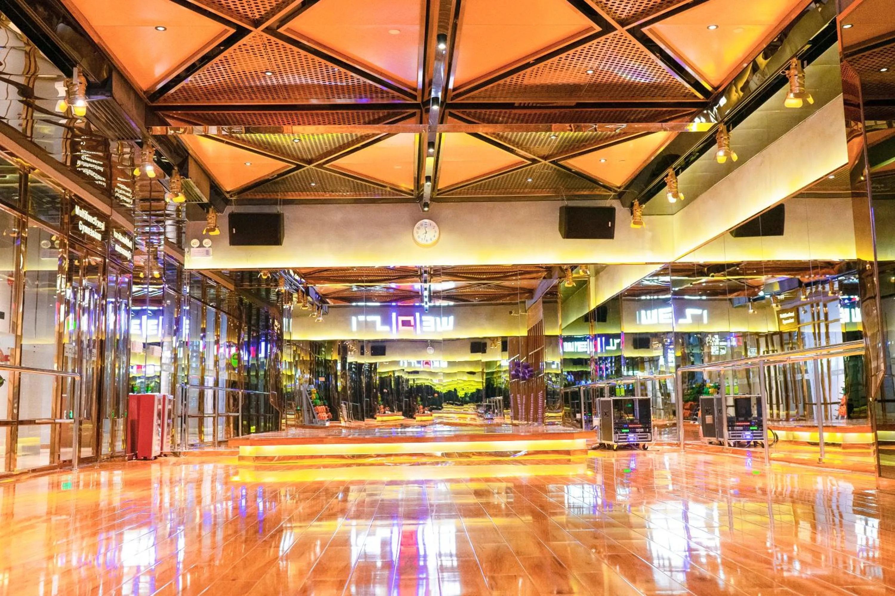 Fitness centre/facilities in Honder International Hotel