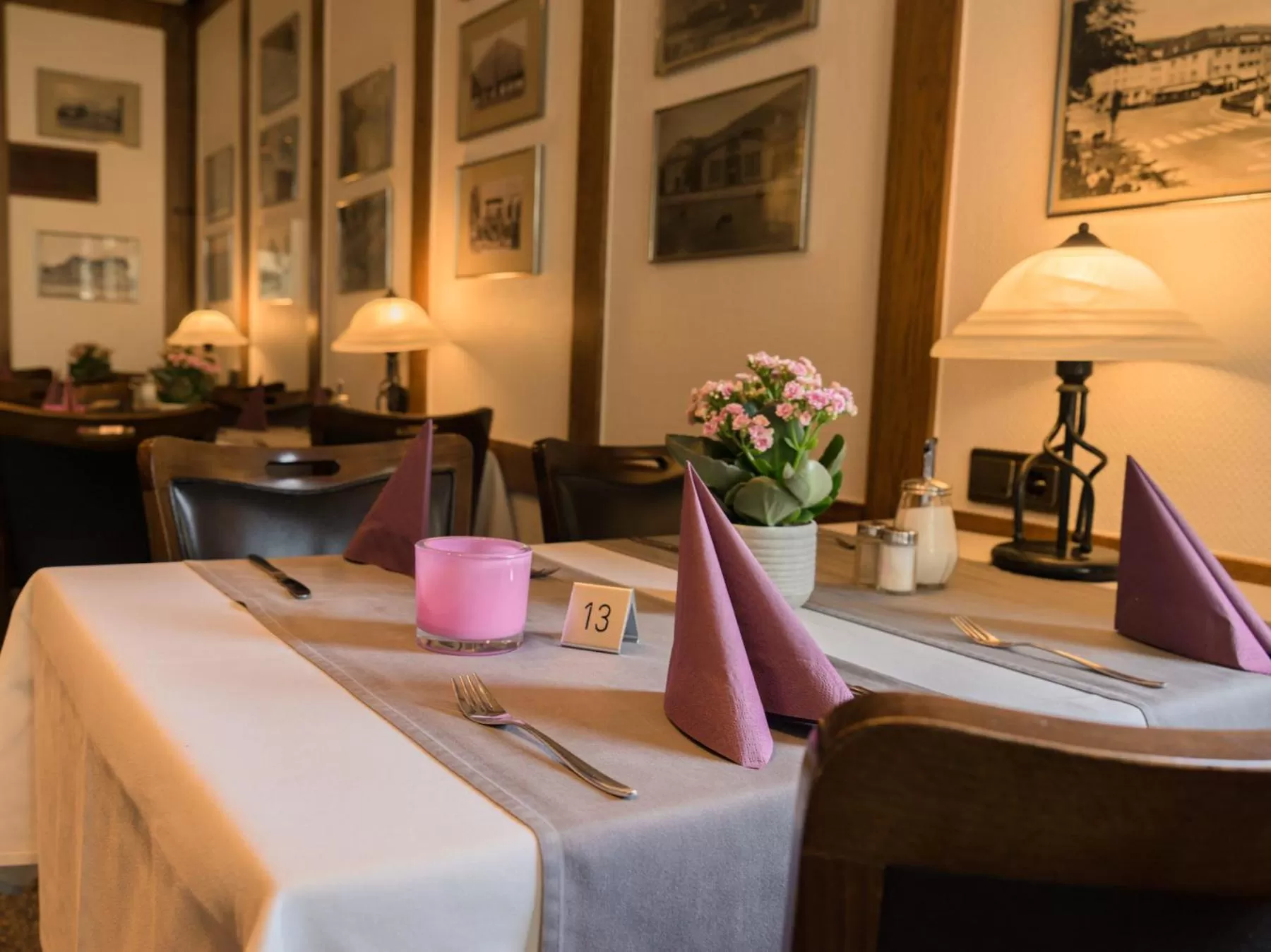 Restaurant/Places to Eat in Hennedamm Hotel