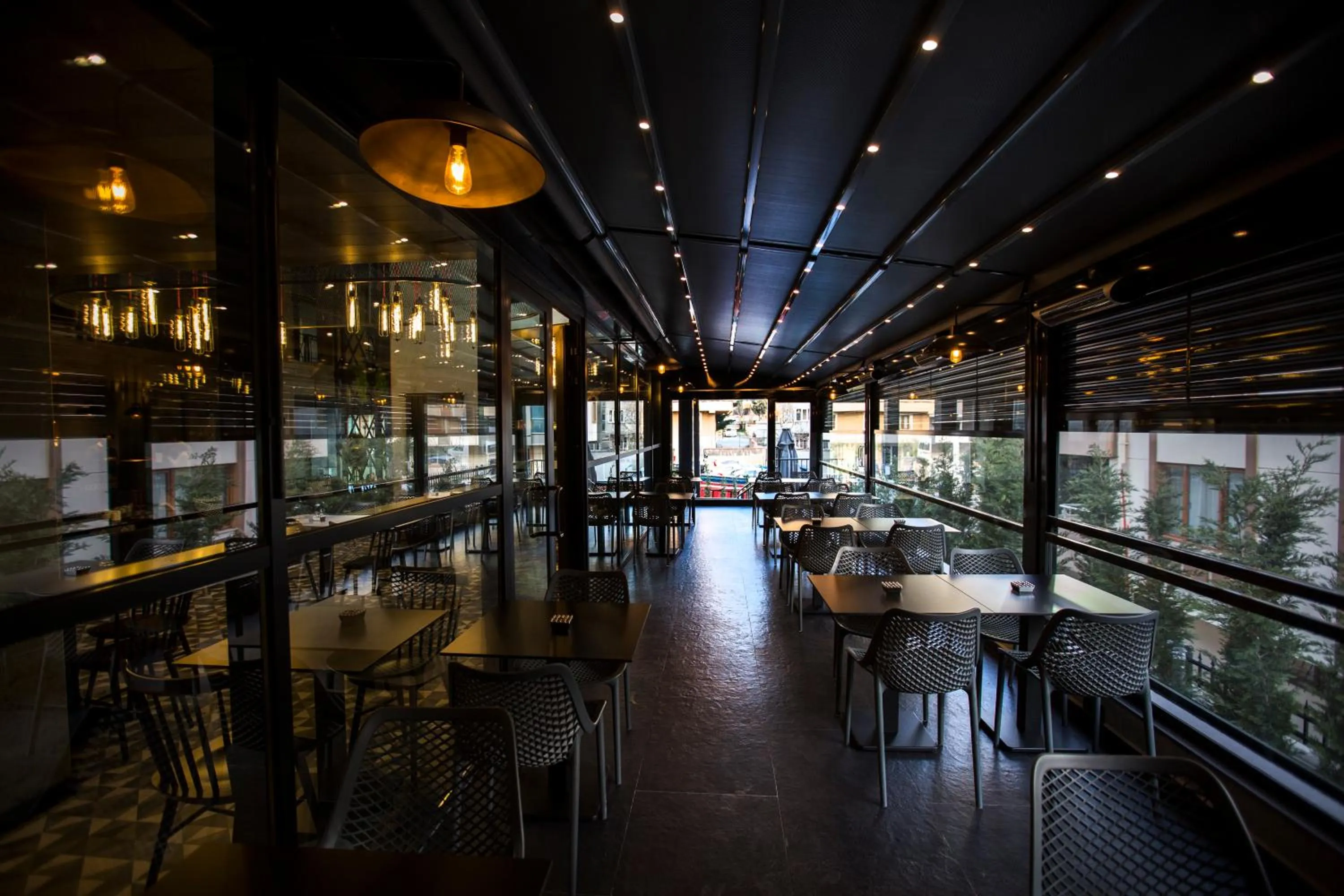 Restaurant/places to eat in Cityloft 161