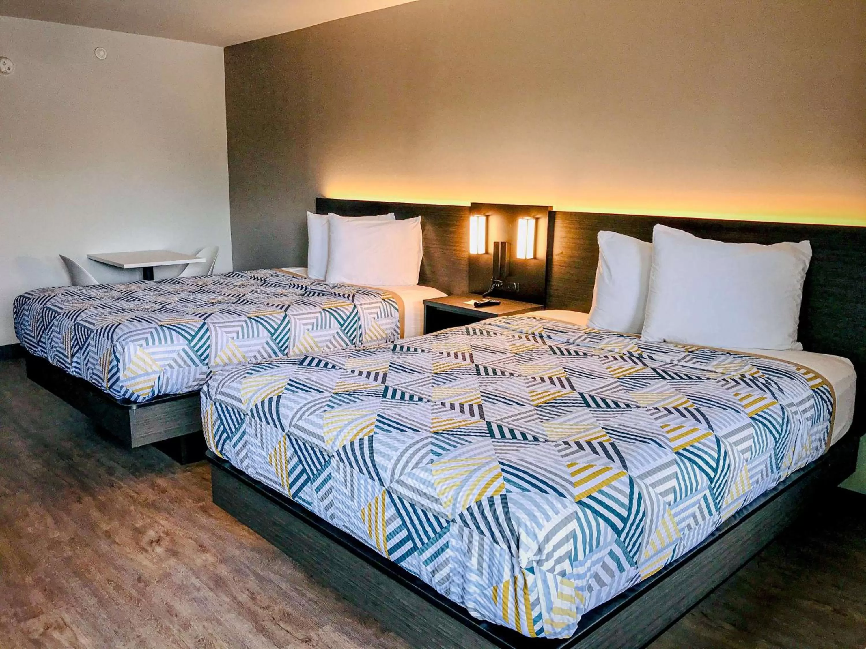 Photo of the whole room, Bed in Studio 6 Dublin, Ga