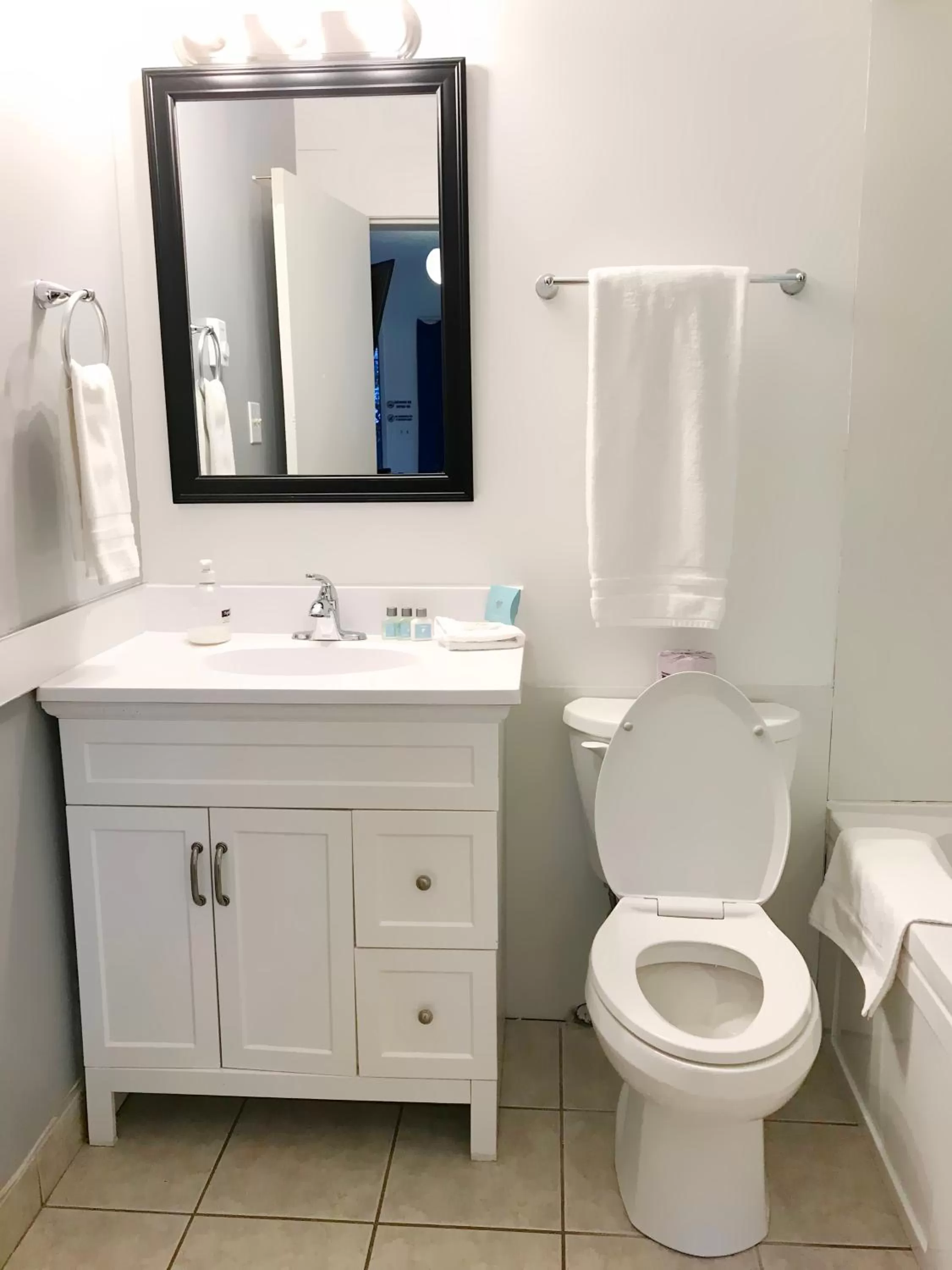 Bathroom in Duncan Motel