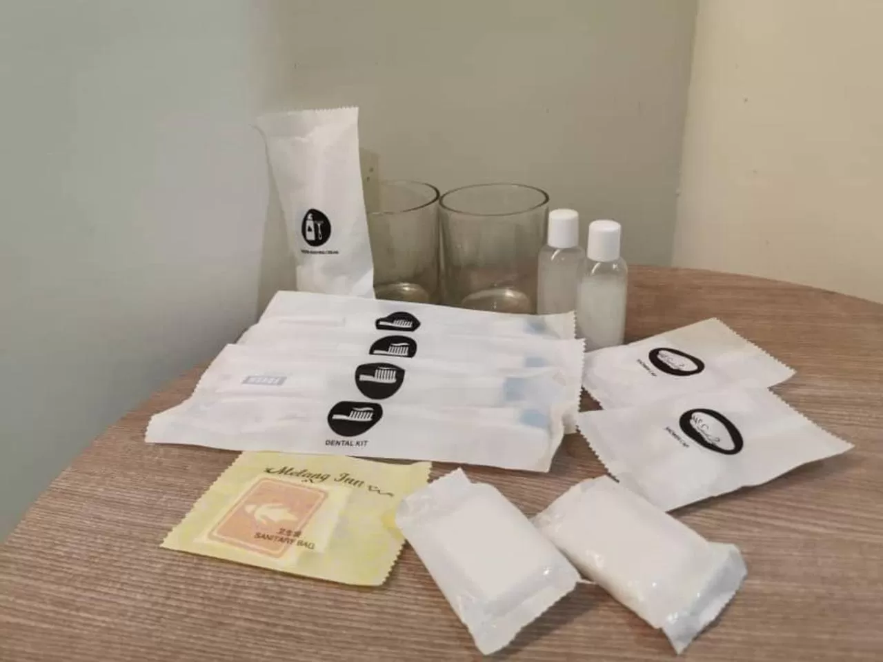 Bathroom, Bed in Melang Inn