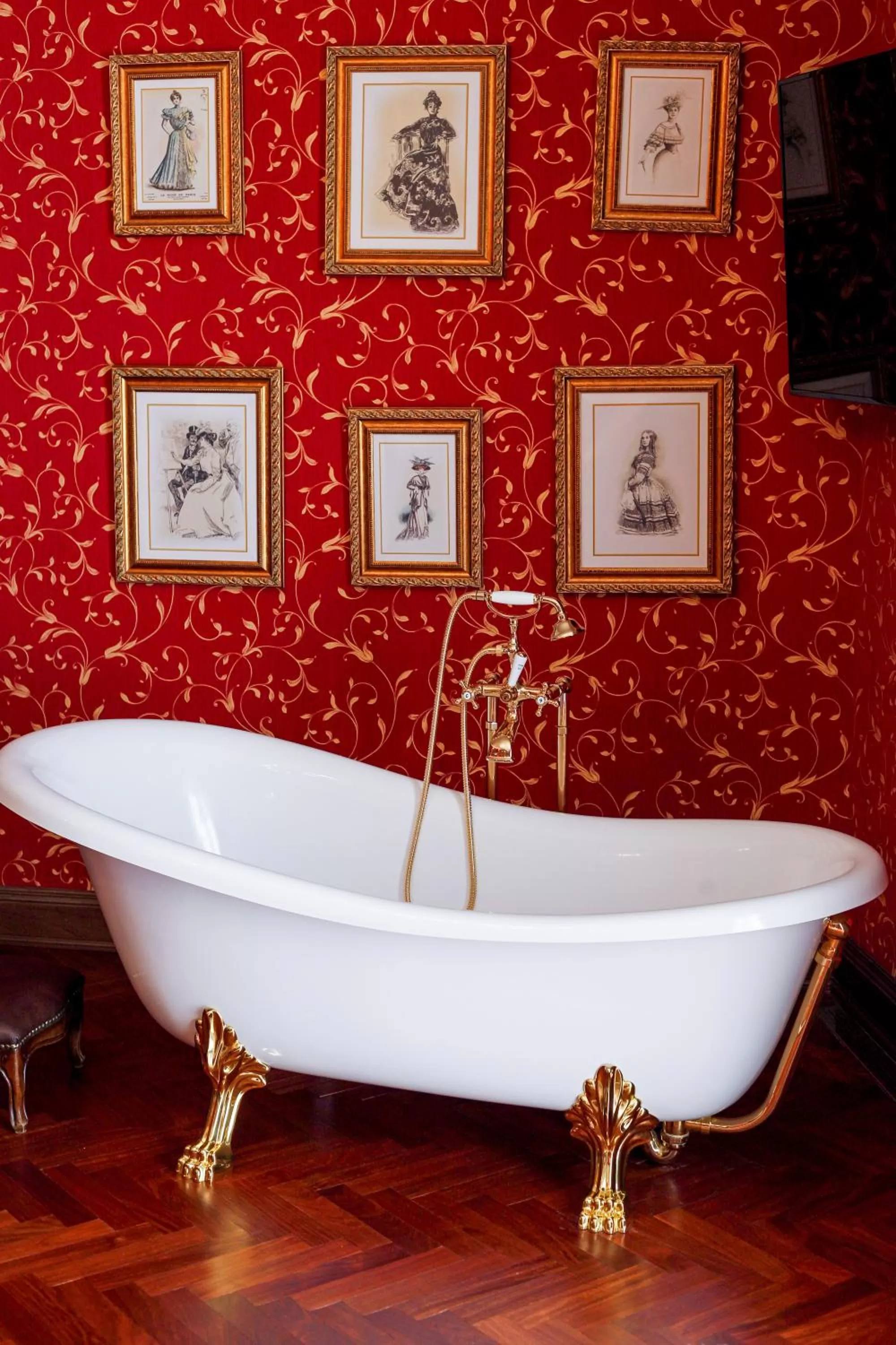 Bath in Hotel Epidamn Boutique & Spa