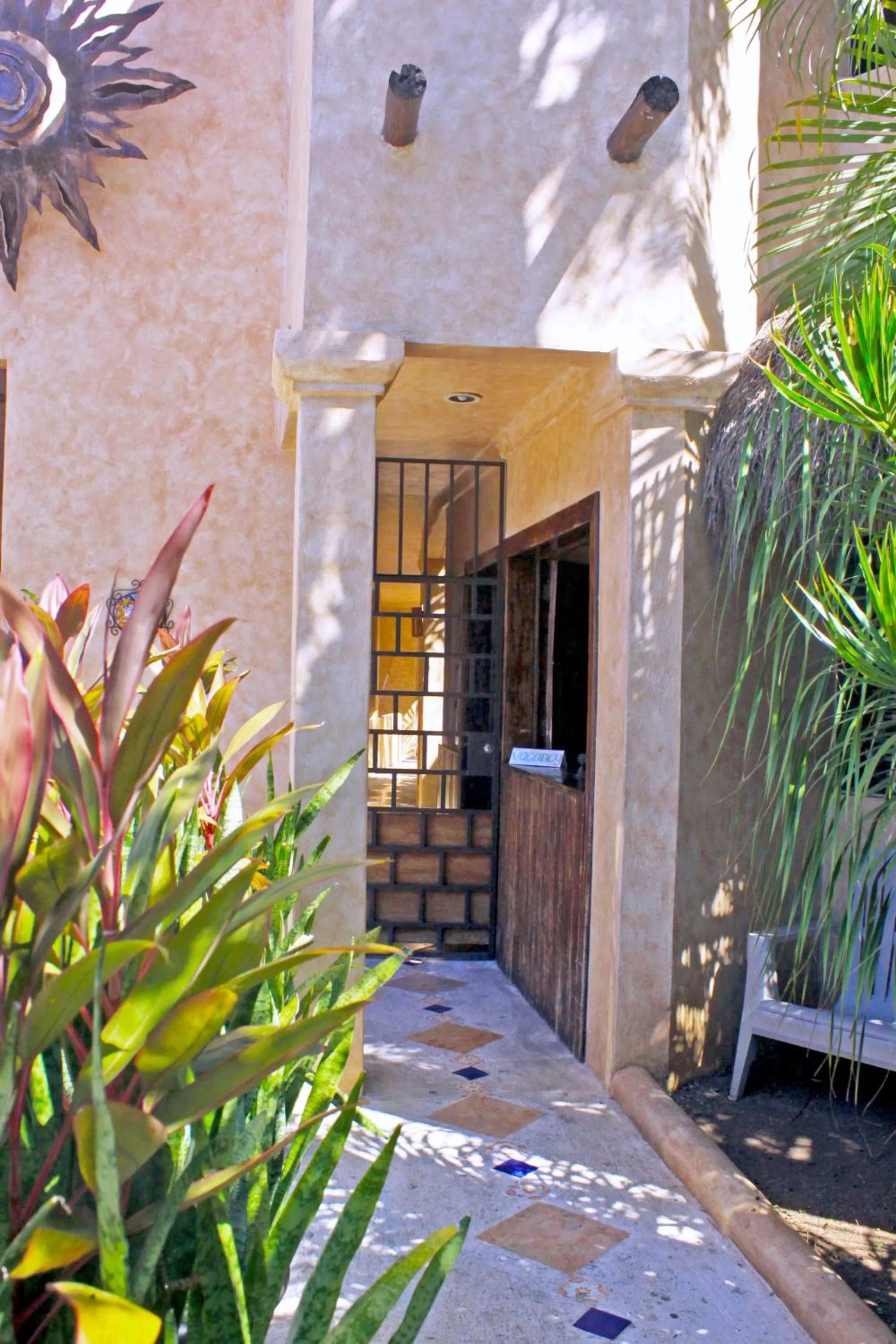 Facade/entrance in Hotel Barrio Latino