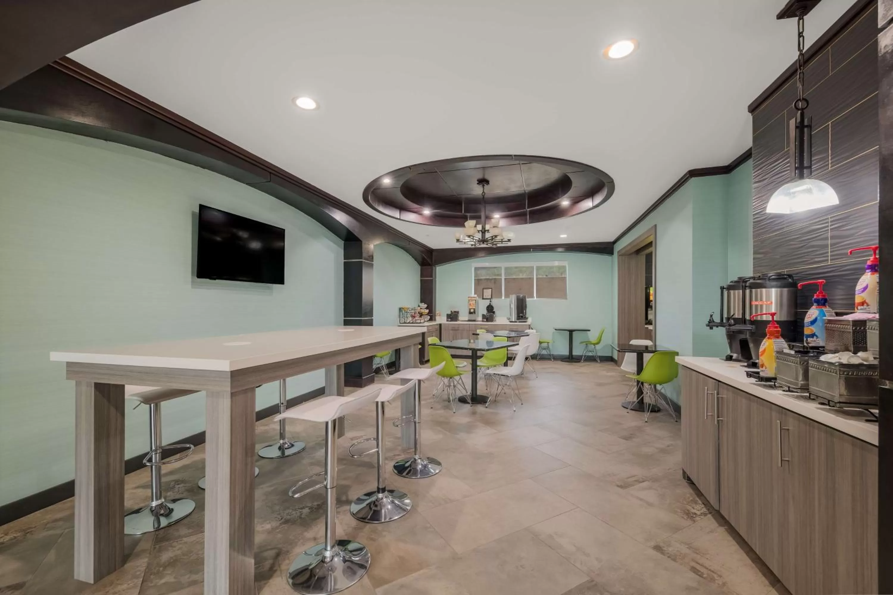 Breakfast in Best Western Bowie Inn & Suites