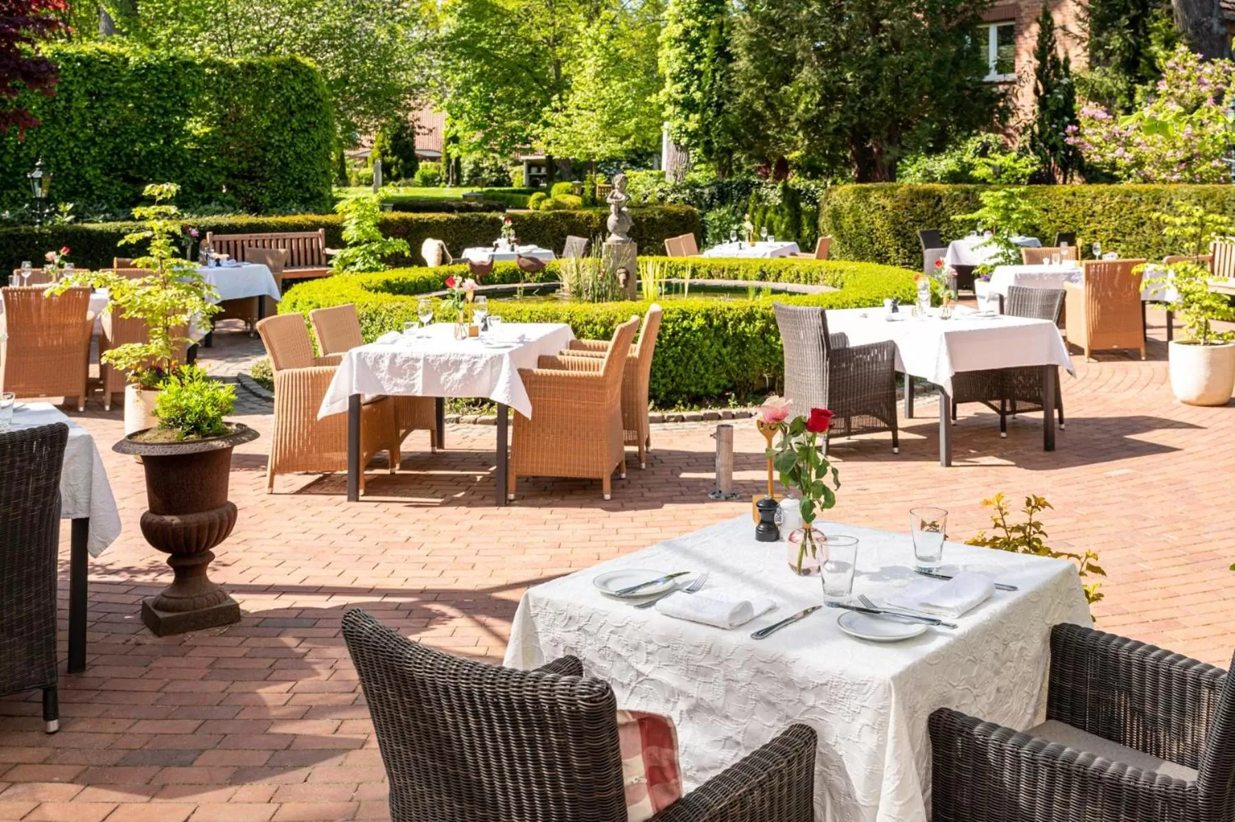 Patio, Restaurant/Places to Eat in Niemeyers Romantik Posthotel