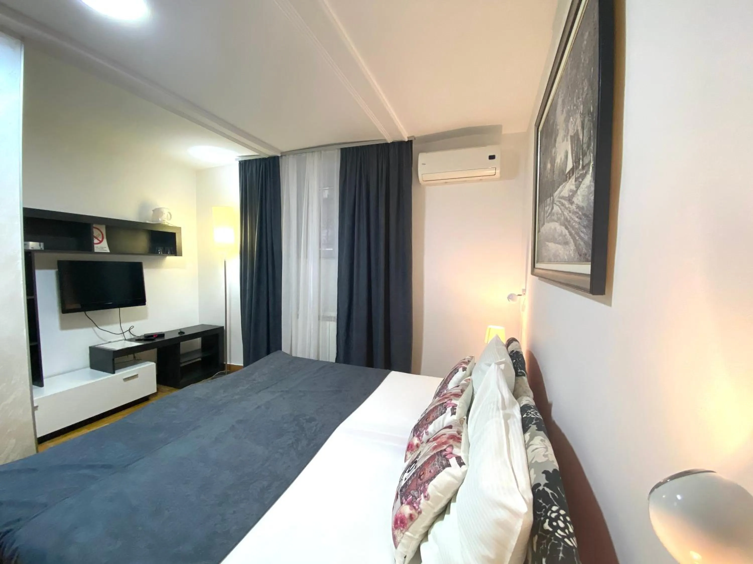 Photo of the whole room, Bed in Villa Forever