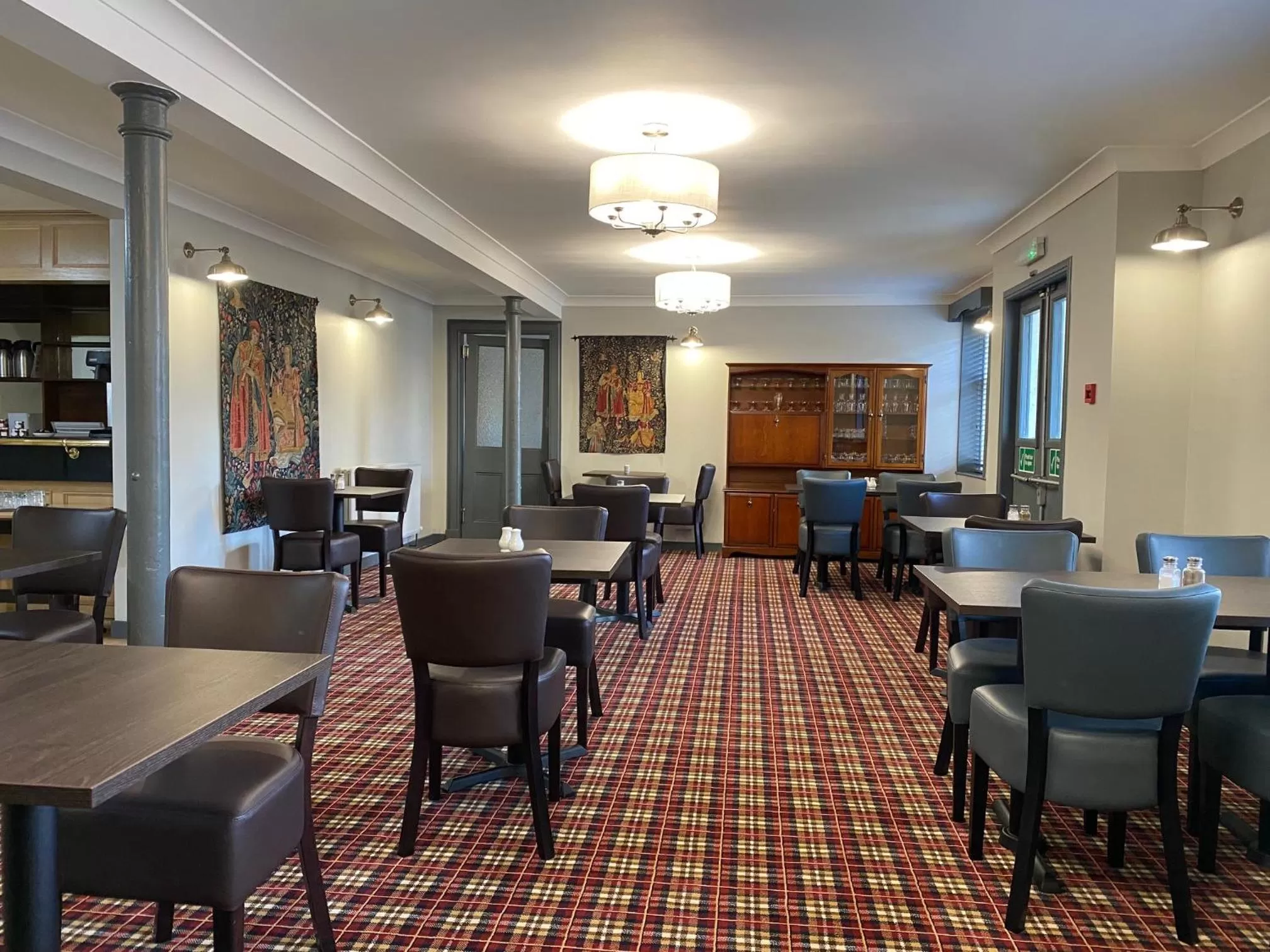 Restaurant/places to eat in Kings Arms Hotel