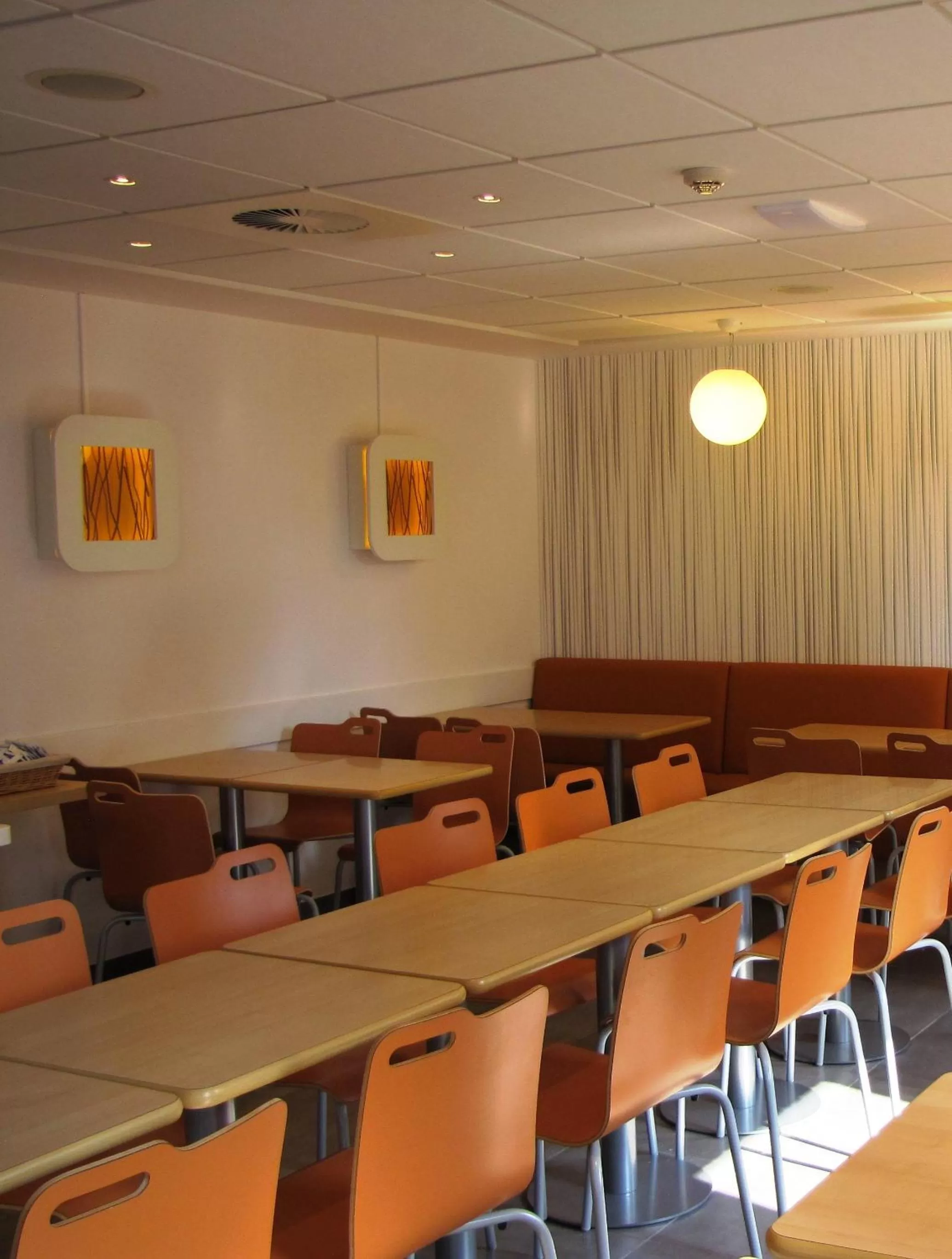 Restaurant/places to eat in ibis budget Hotel Brussels Airport