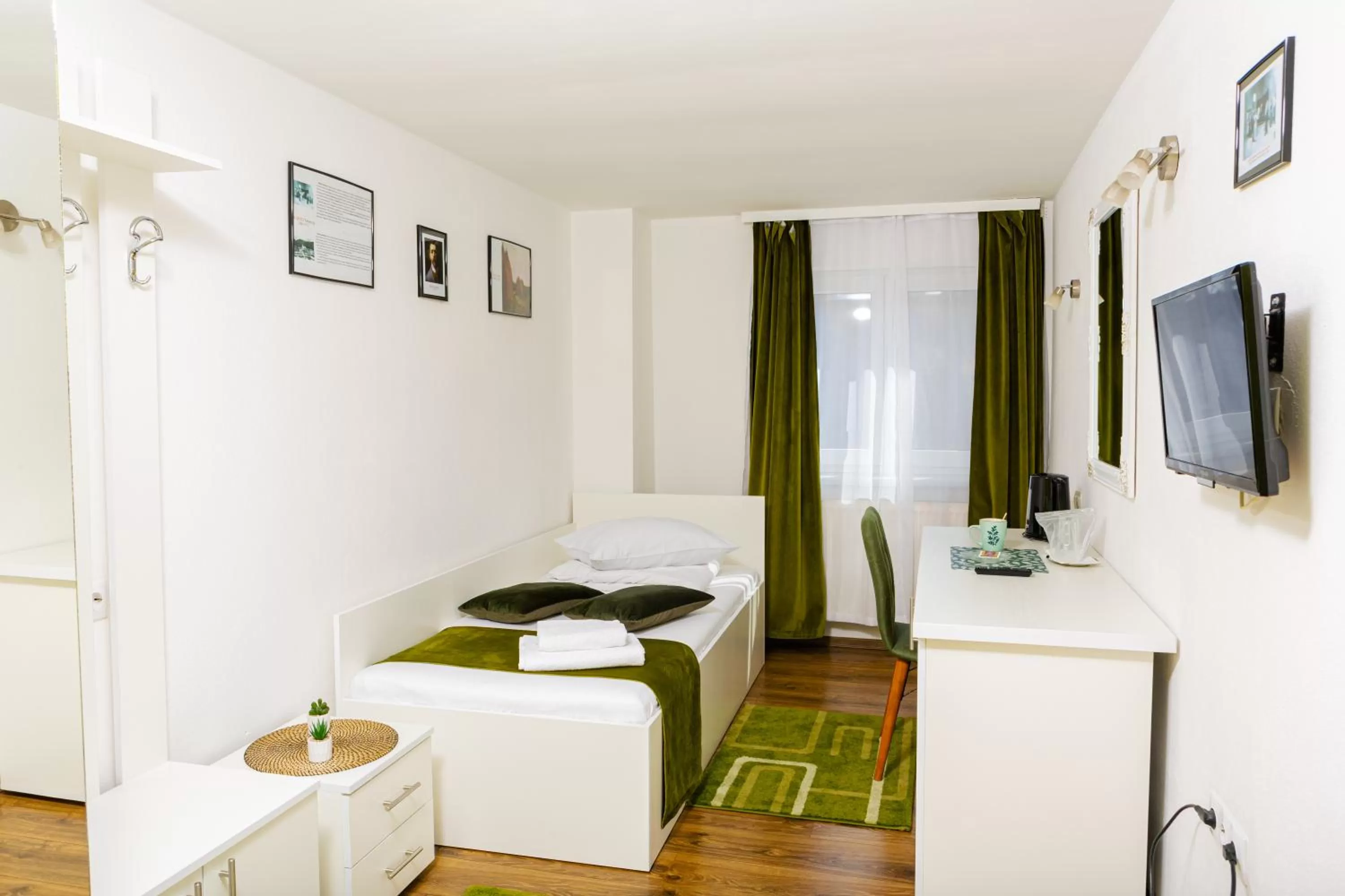 Bedroom, Bed in Pensiunea Pictorilor