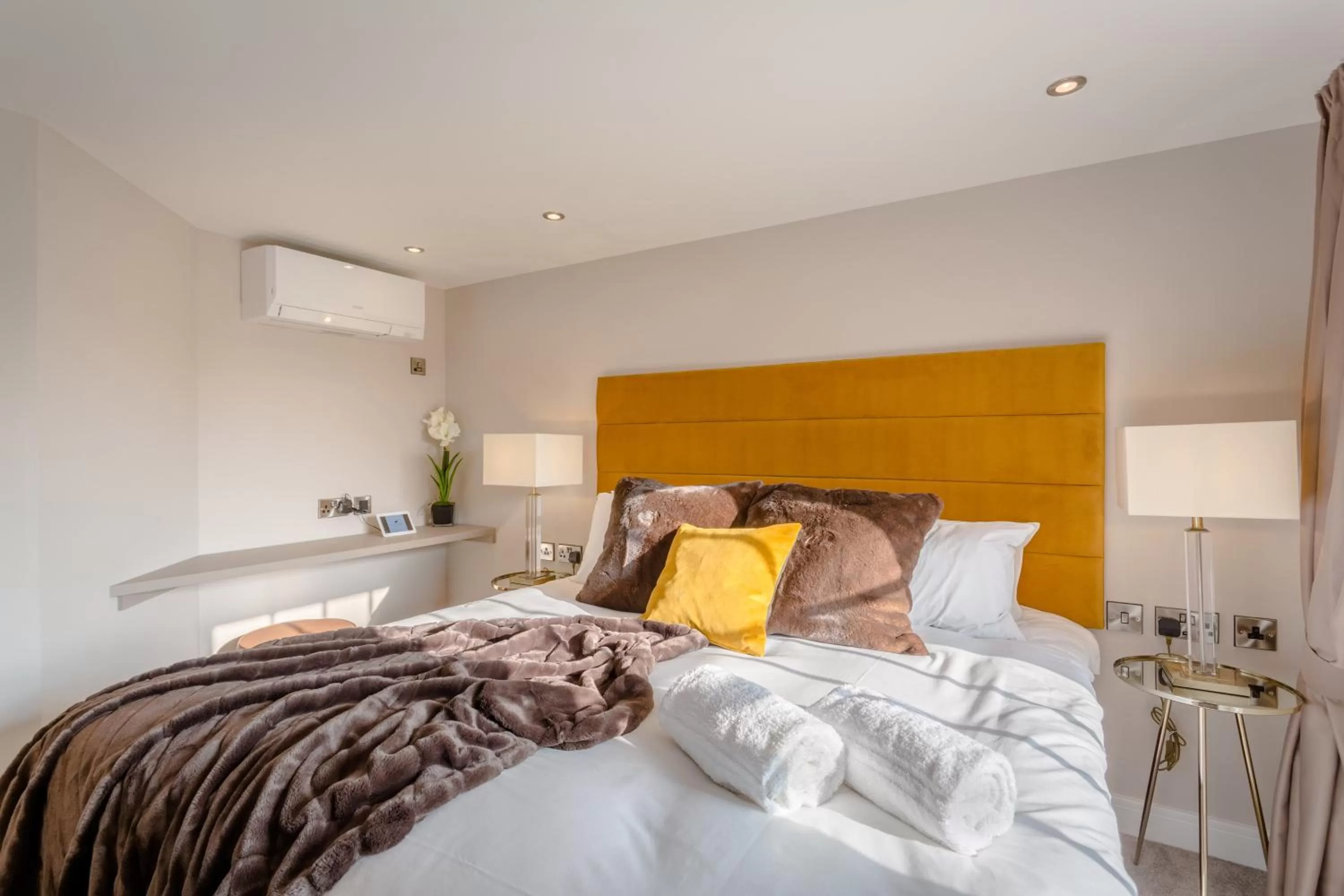 Bedroom, Bed in Heritage Mews Nottingham