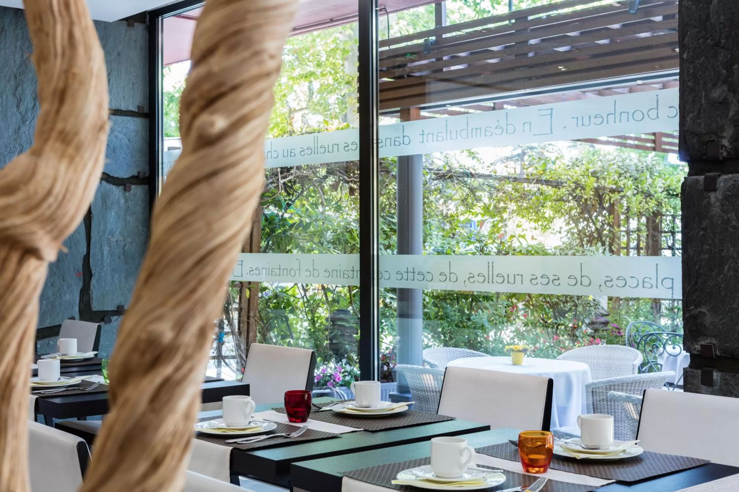 Restaurant/places to eat in Hôtel Rotonde Aix-en-Provence centre