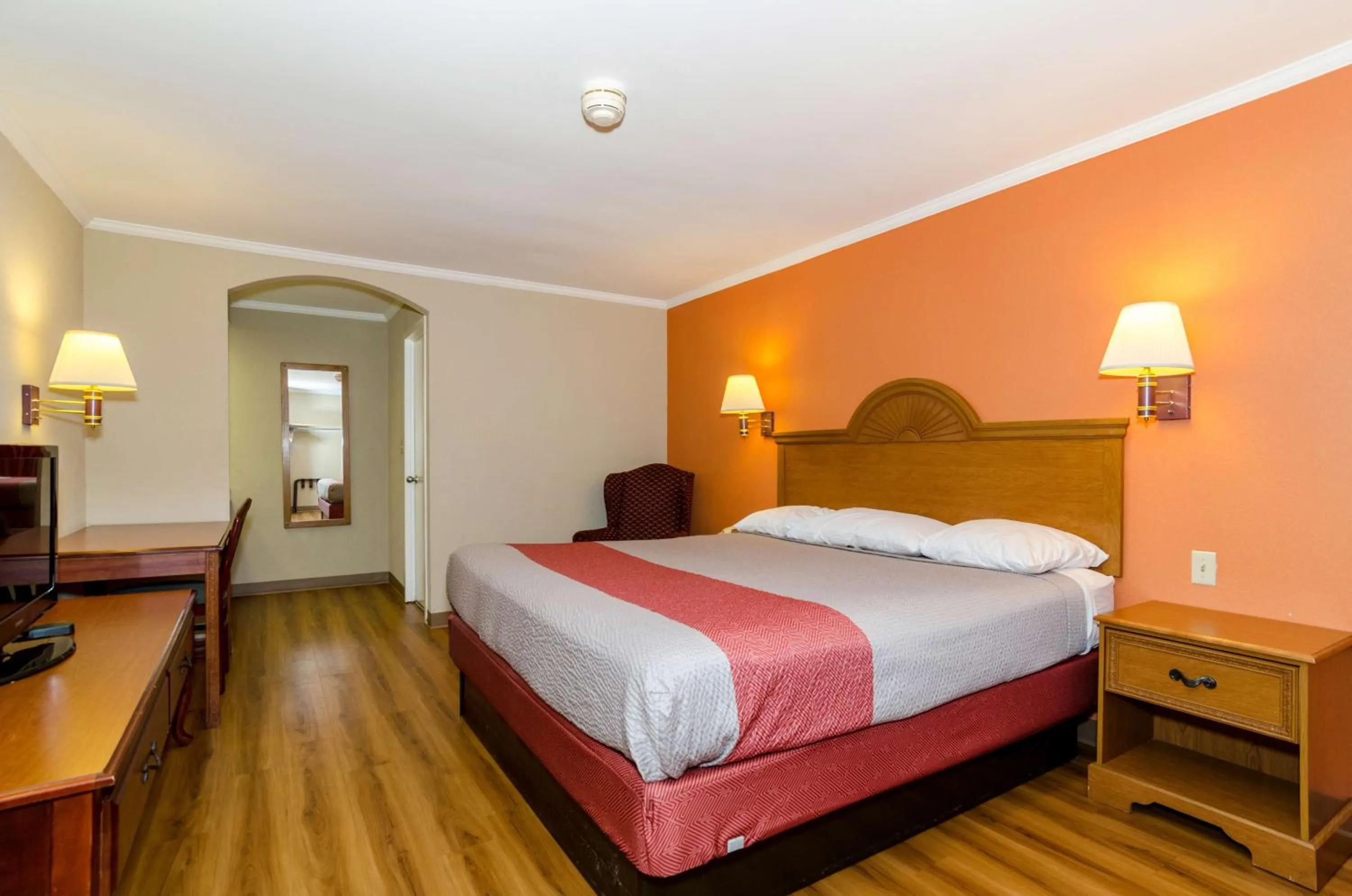 TV and multimedia, Bed in Motel 6-Newark, DE