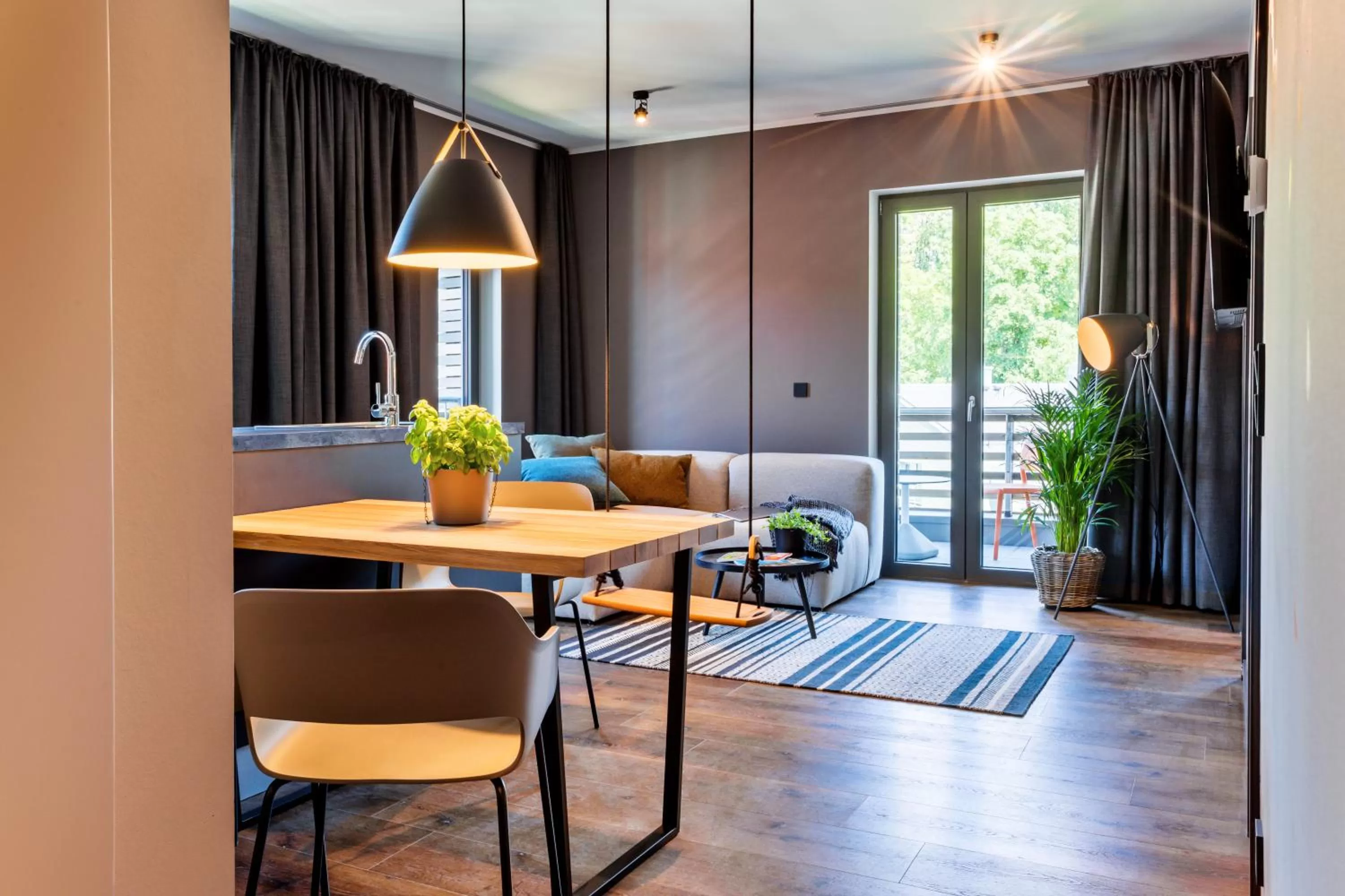 Living room, Dining Area in EchtZeit - Dein Hotelquartier