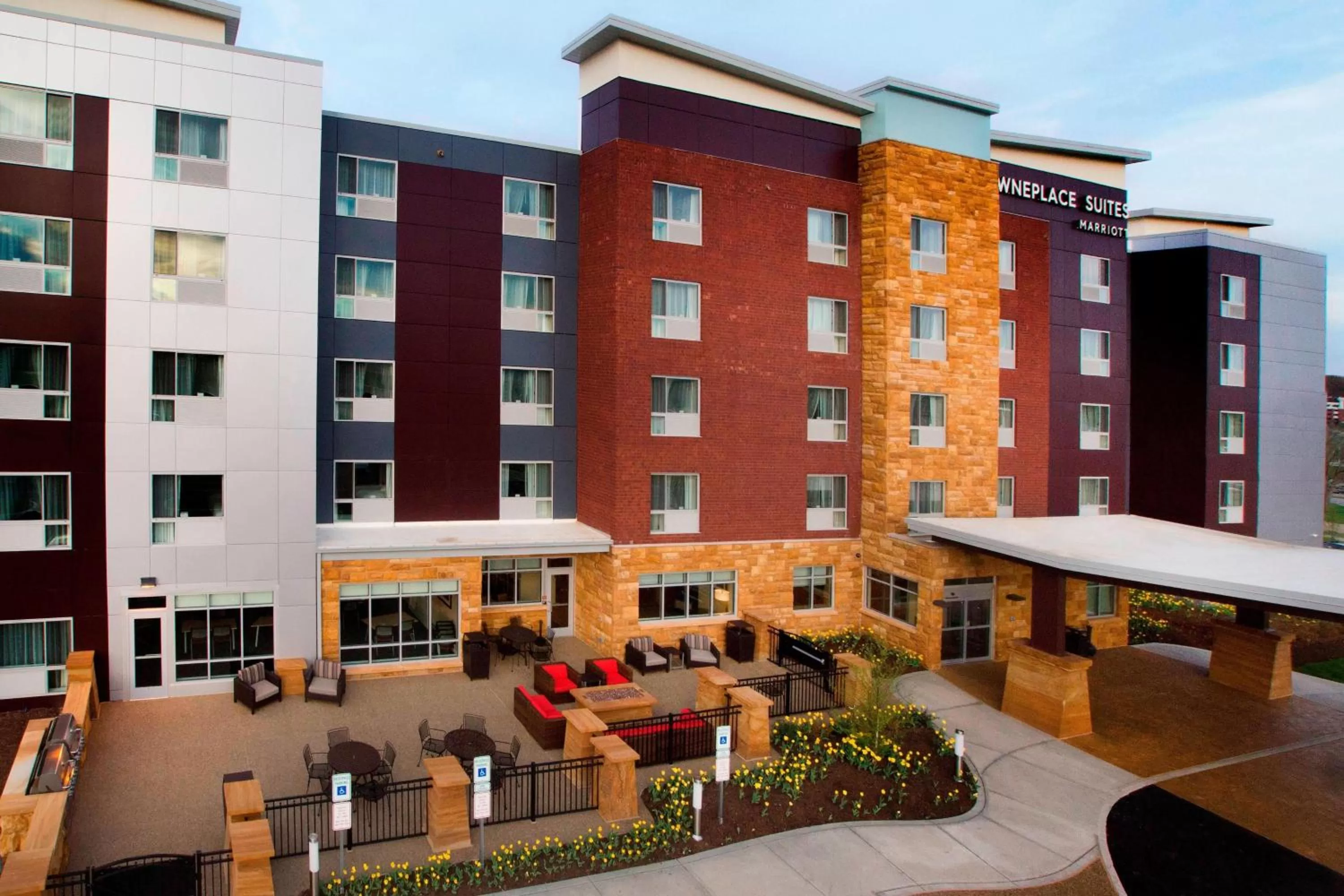 Property building in TownePlace Suites by Marriott Pittsburgh Cranberry Township