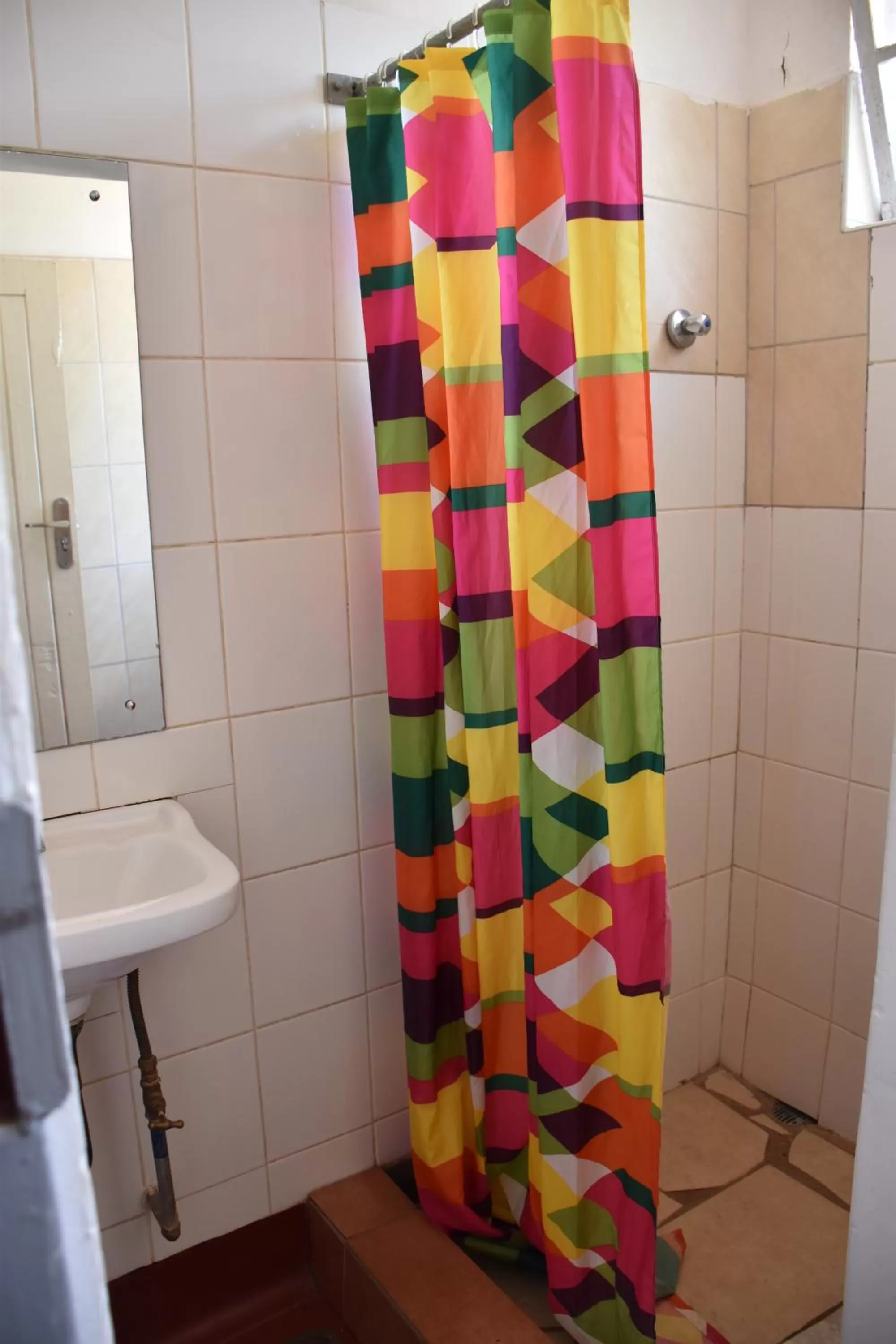 Shower, Bathroom in Tabonina Bis