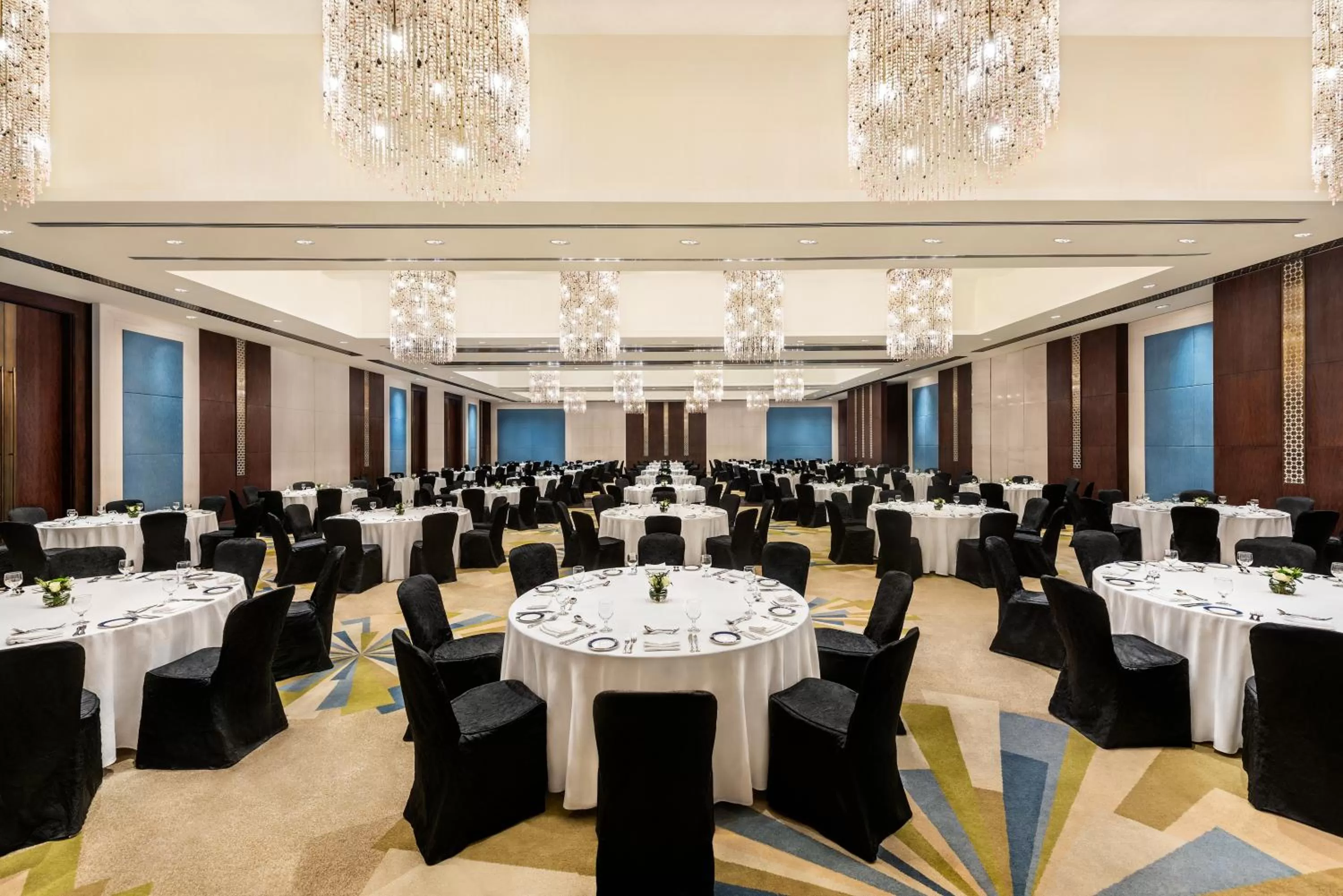 Business facilities in The H Dubai